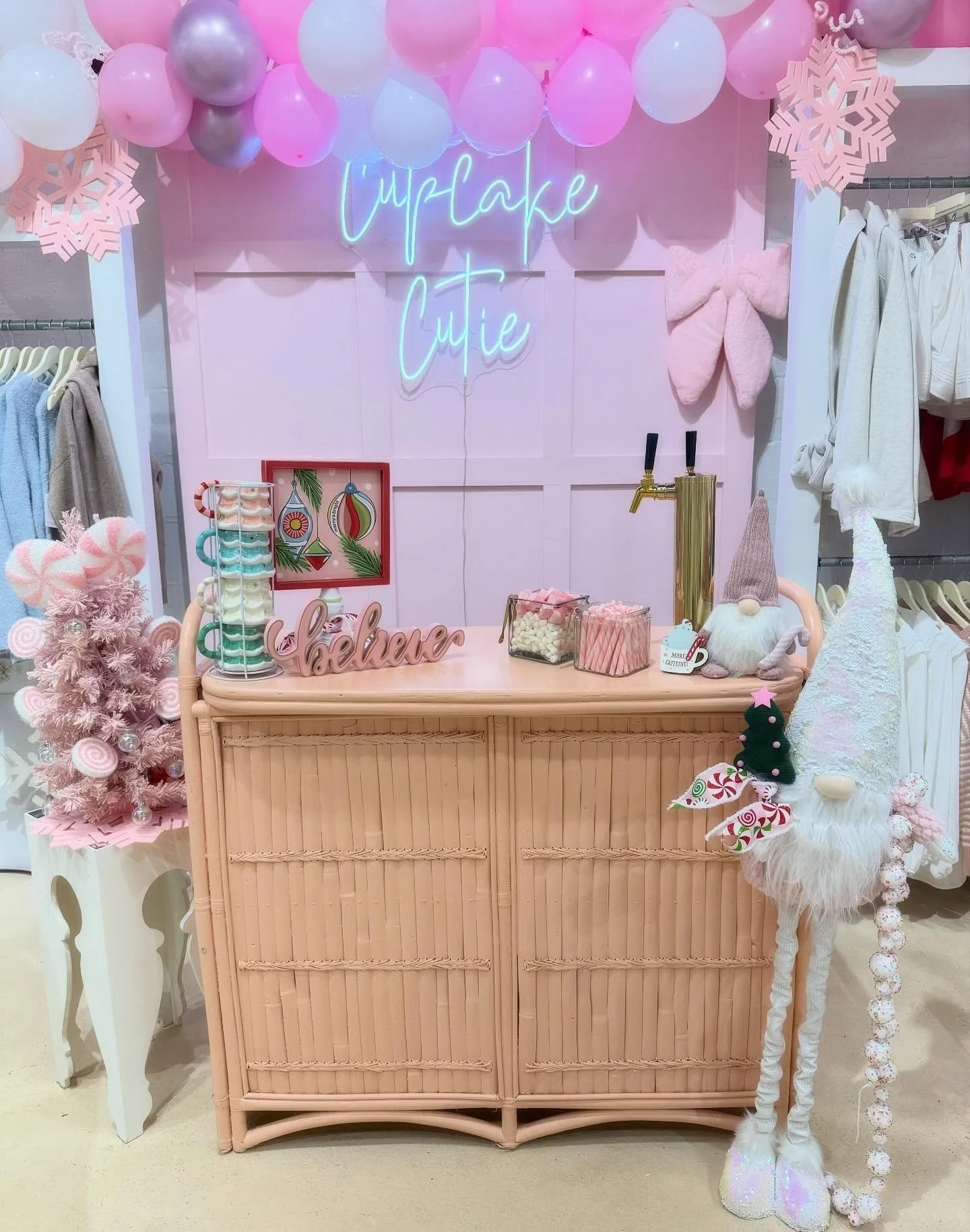 Proof that lovely comes in peach + pink 🍑💗

Meet the Mini Peach &mdash; Pink Edition:
She may be little, but she brews pure magic ✨☕🍫

Mobile, 2-taps, and ready to bring cozy sips and cute vibes to your next event 💕