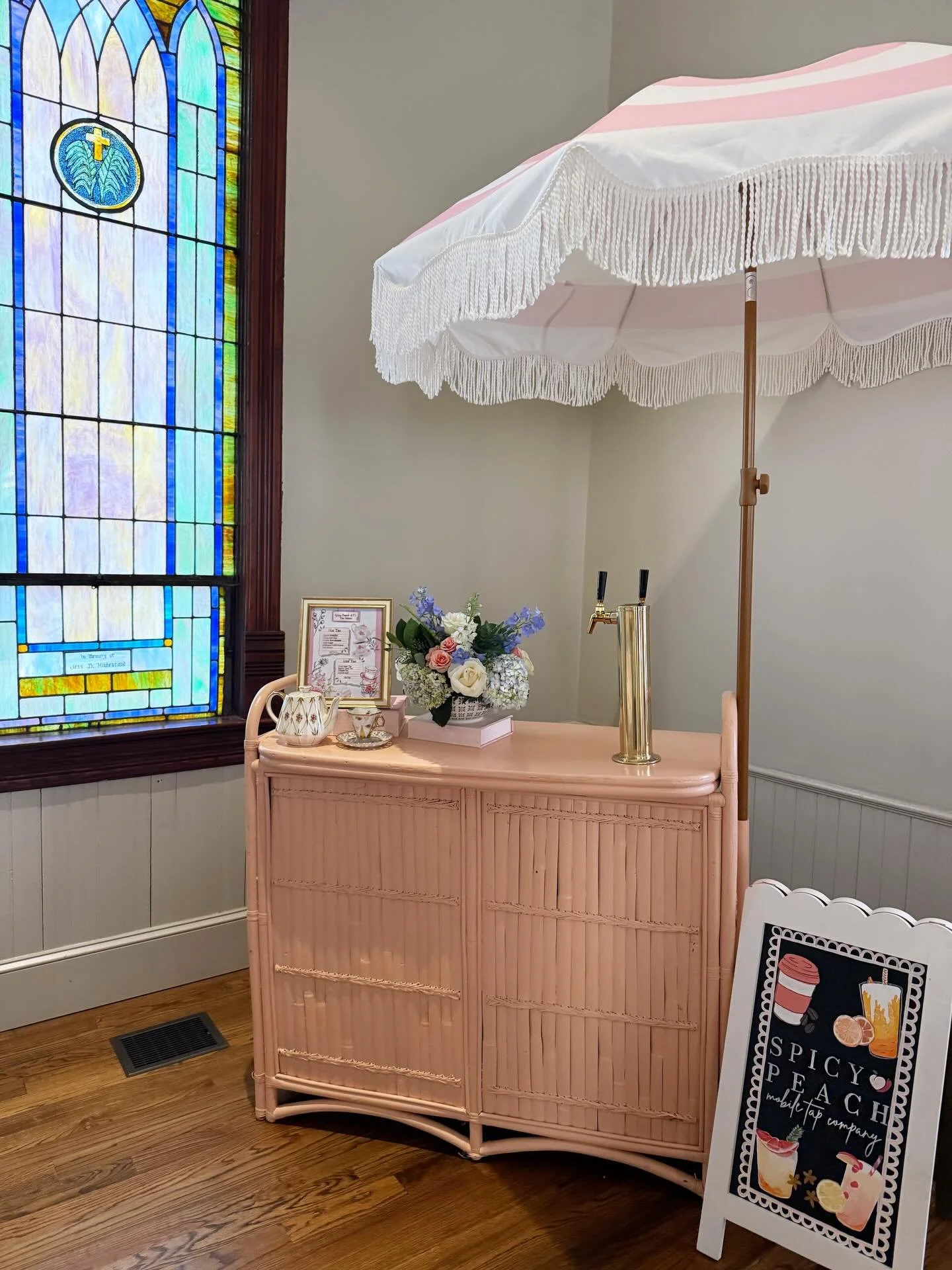 Sippin&rsquo; pretty at this peach-perfect tea party 🍑🫖✨