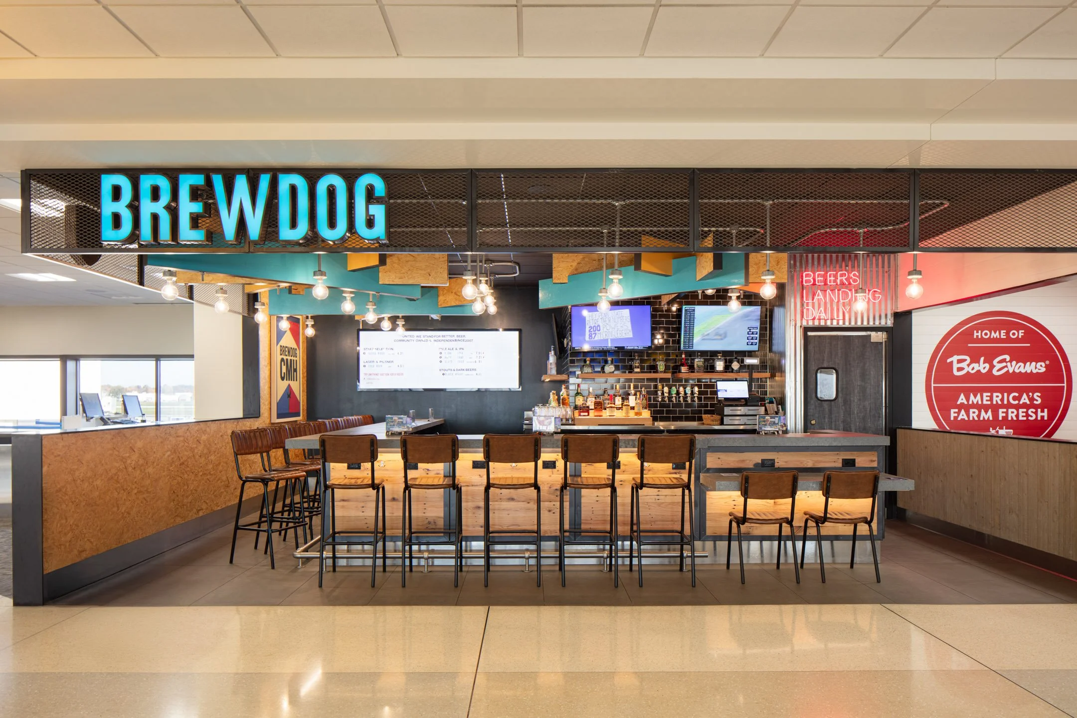 Brew-Dog-Columbus-Airport-Drew-Lehman-01.JPG