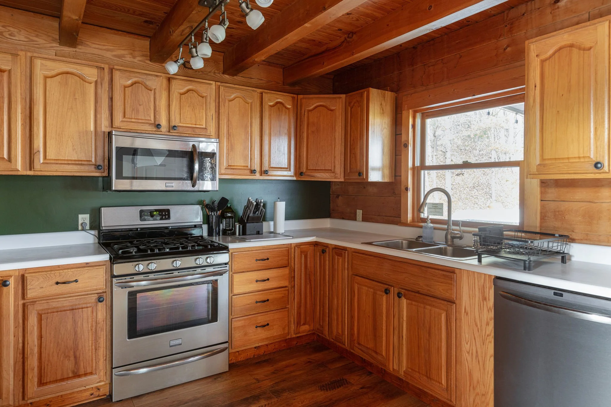 Sweet Pines Cabin-013.JPG