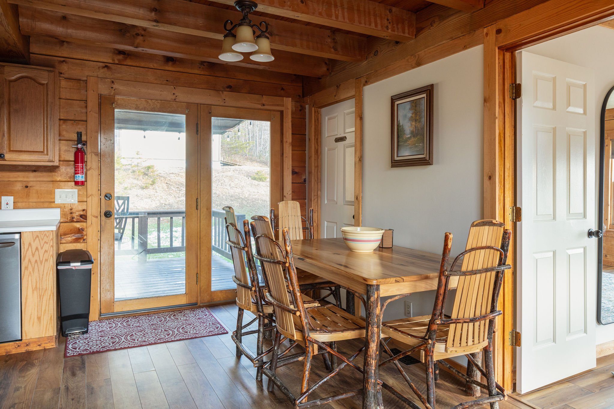 Sweet Pines Cabin-016.JPG