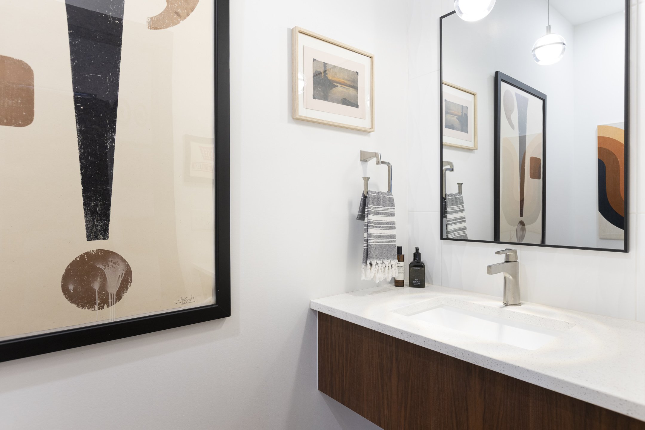 442 E Broadway-008.jpg