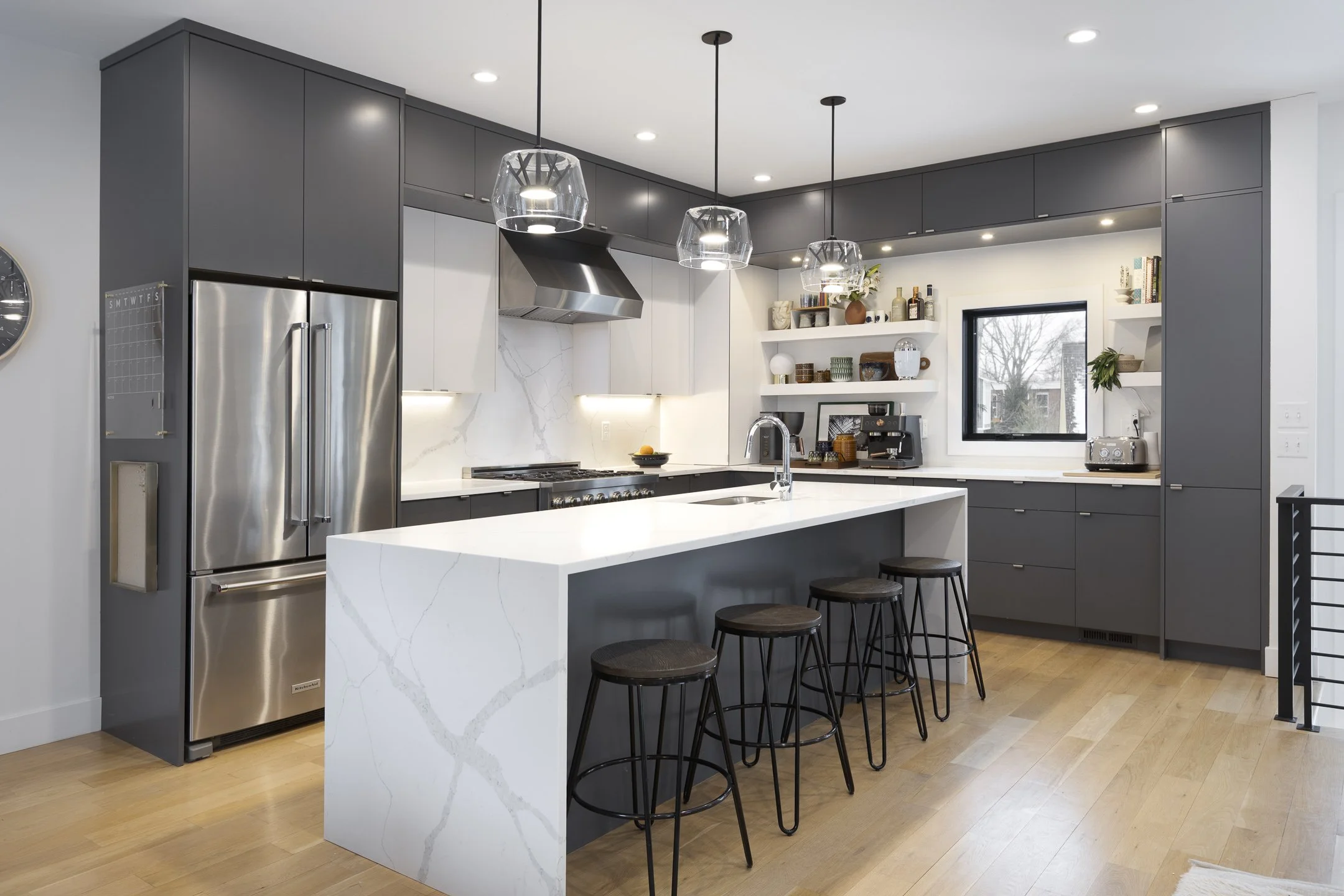 442 E Broadway-010.jpg