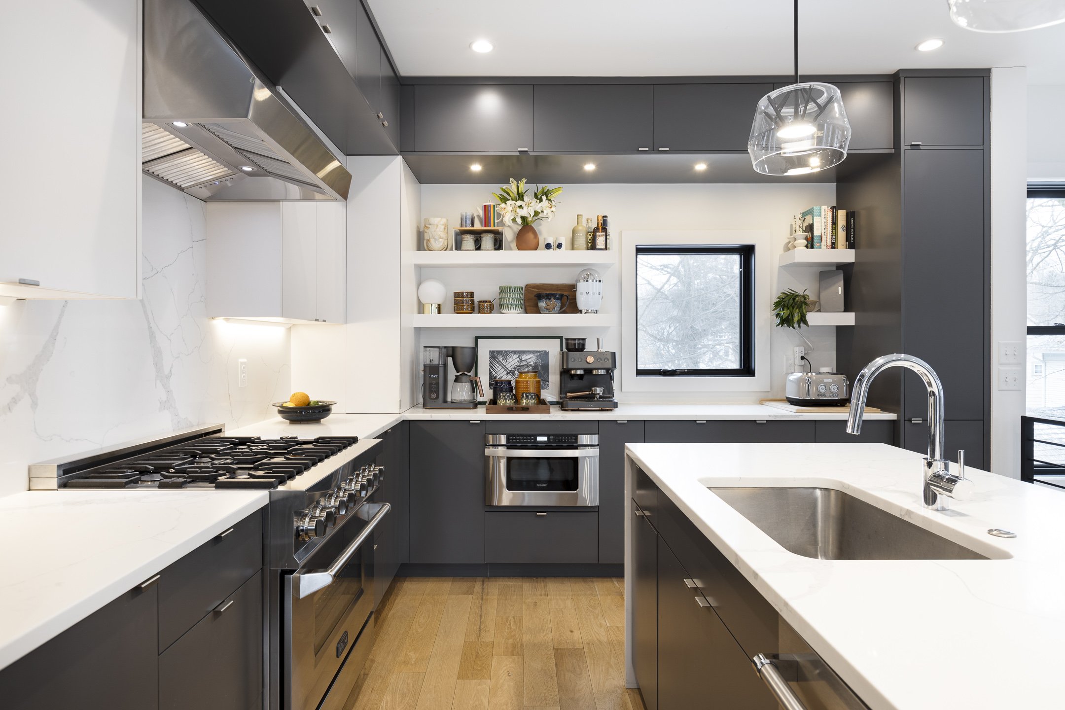 442 E Broadway-013.jpg