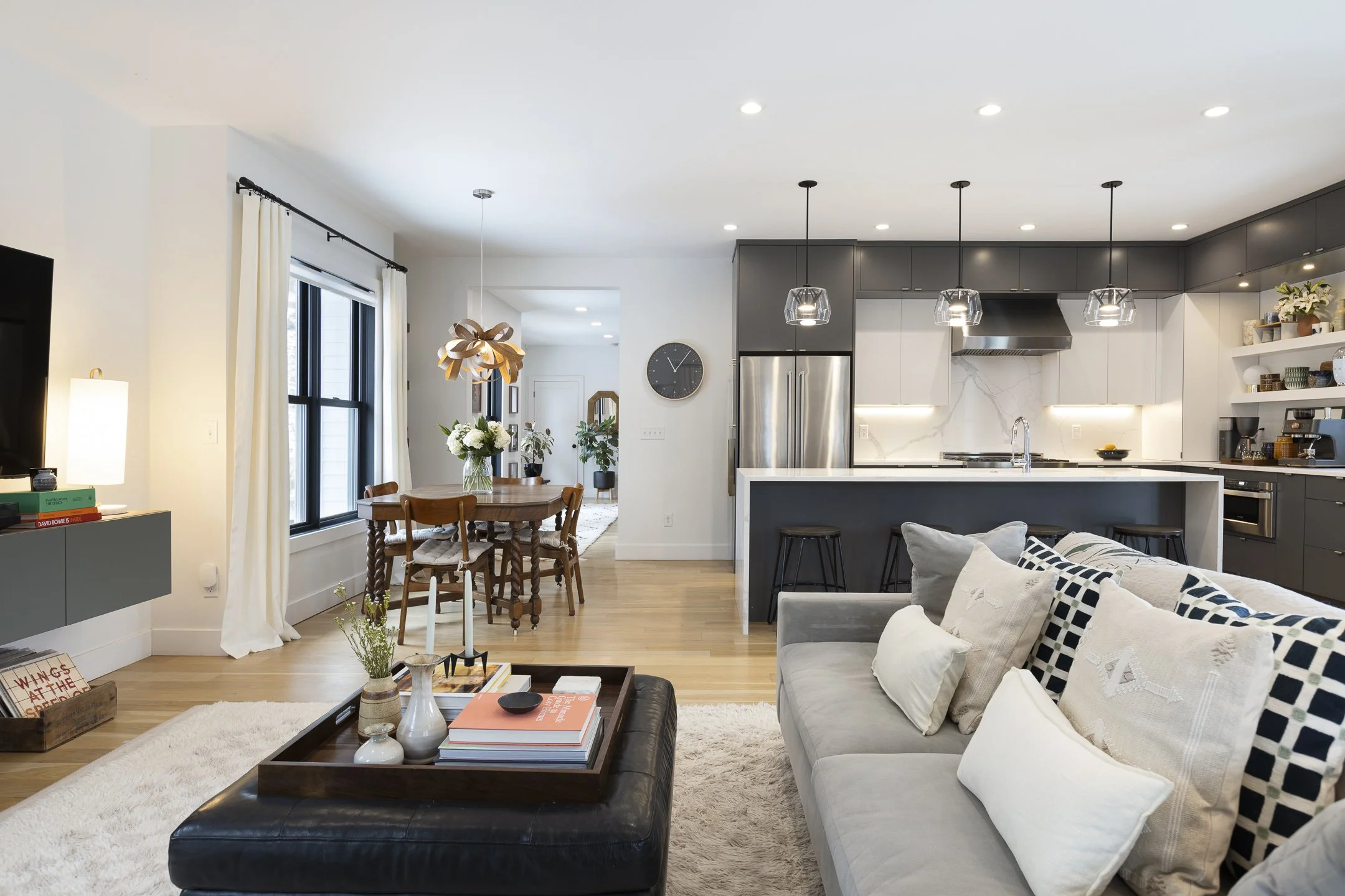 442 E Broadway-019.jpg