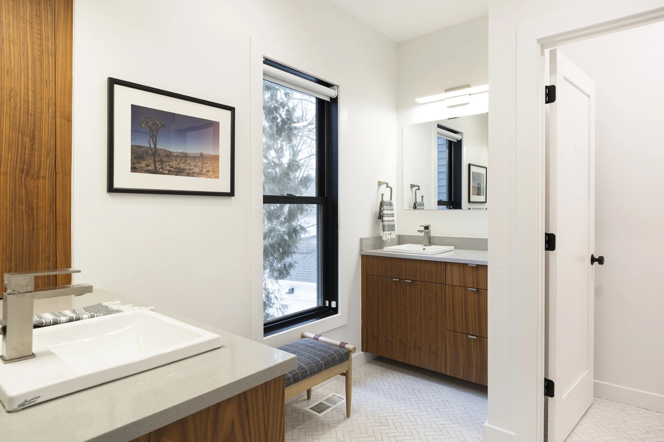 442 E Broadway-025.jpg