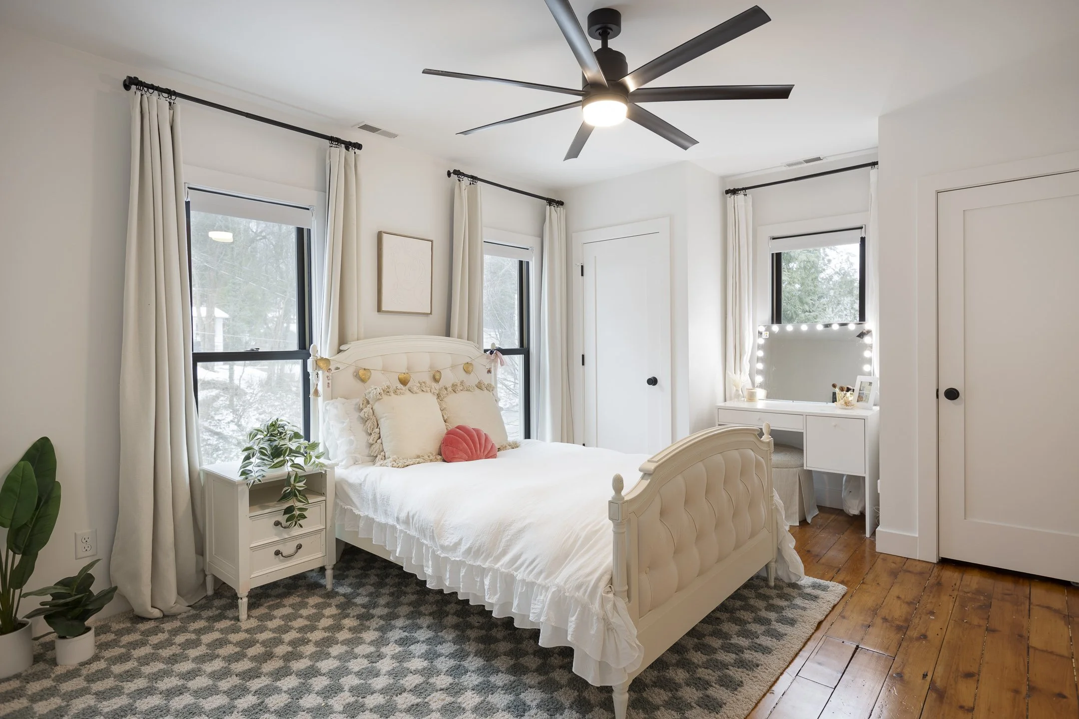 442 E Broadway-044.jpg