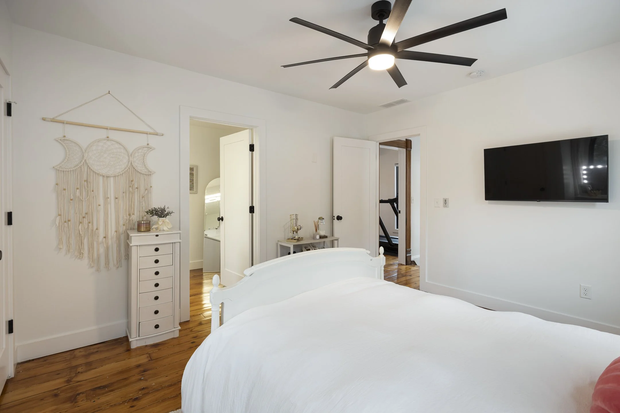 442 E Broadway-045.jpg