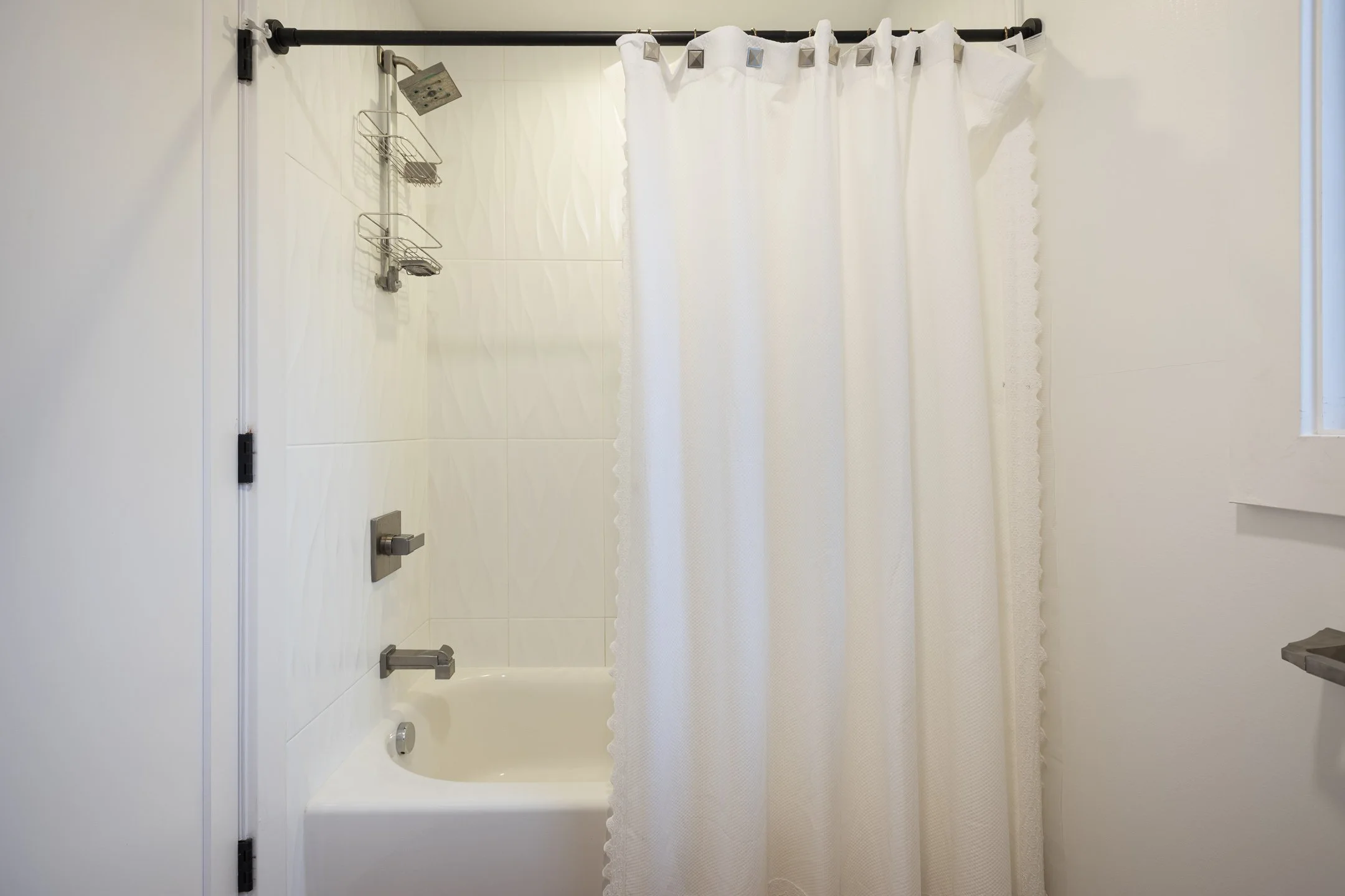 442 E Broadway-048.jpg