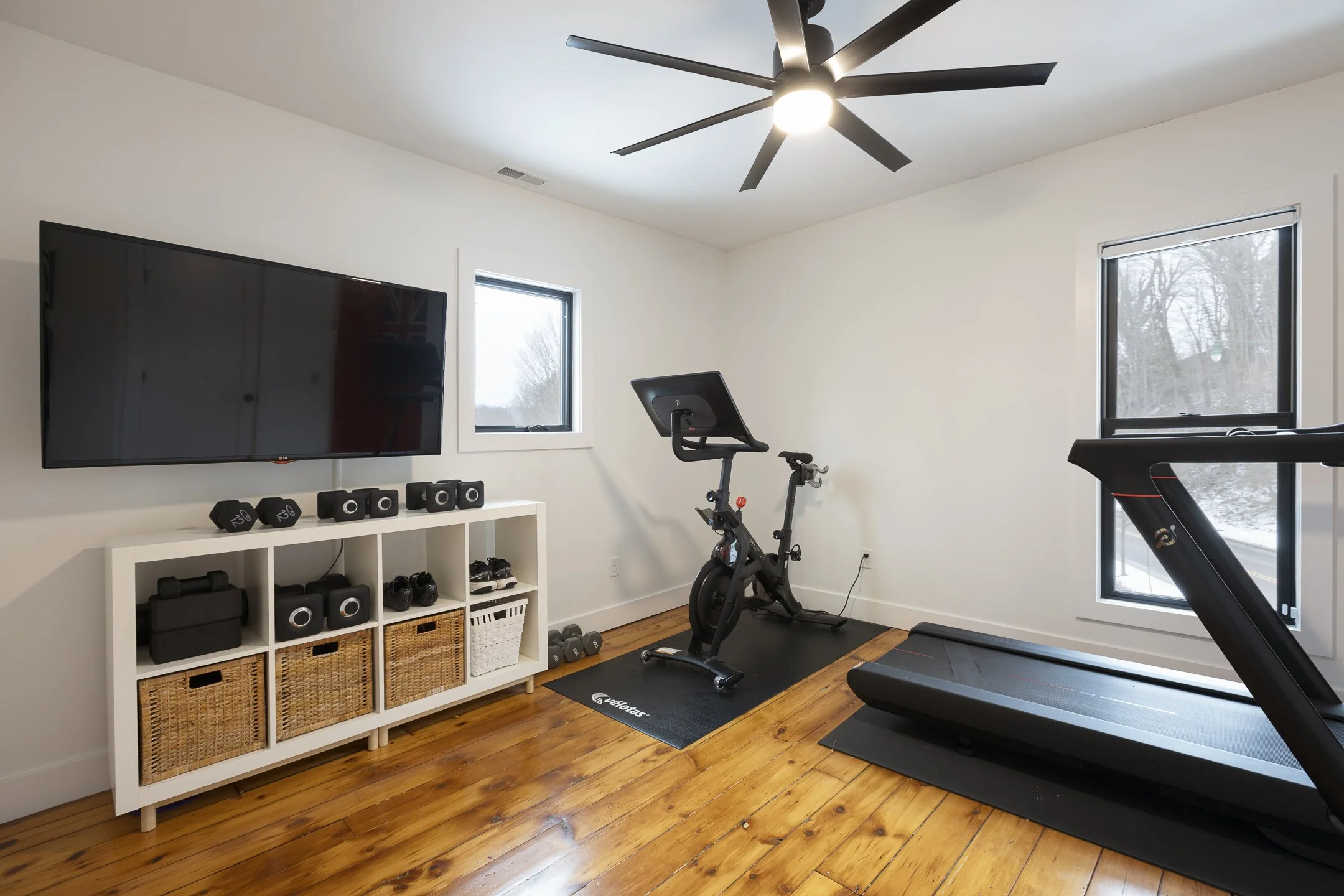 442 E Broadway-050.jpg