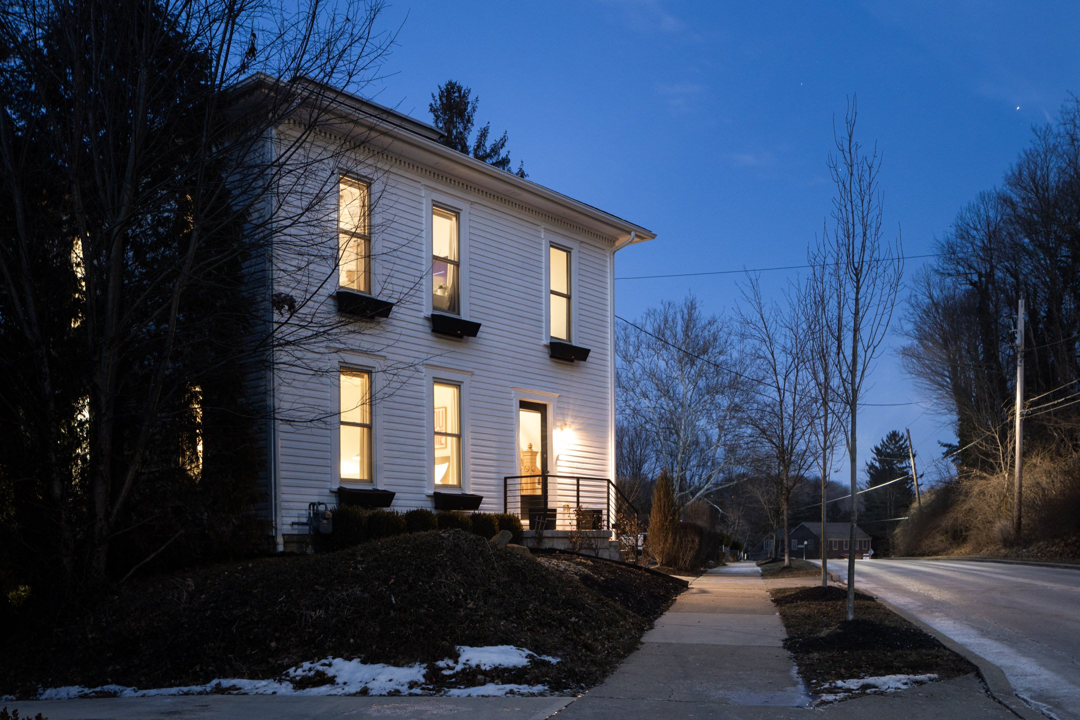 442 E Broadway-055.JPG