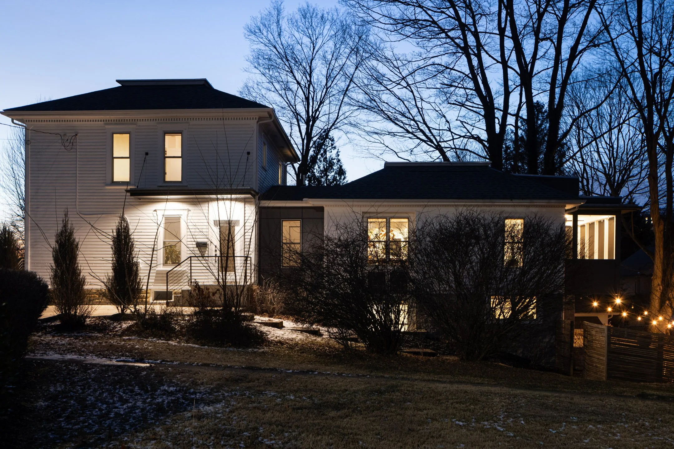 442 E Broadway-058.JPG