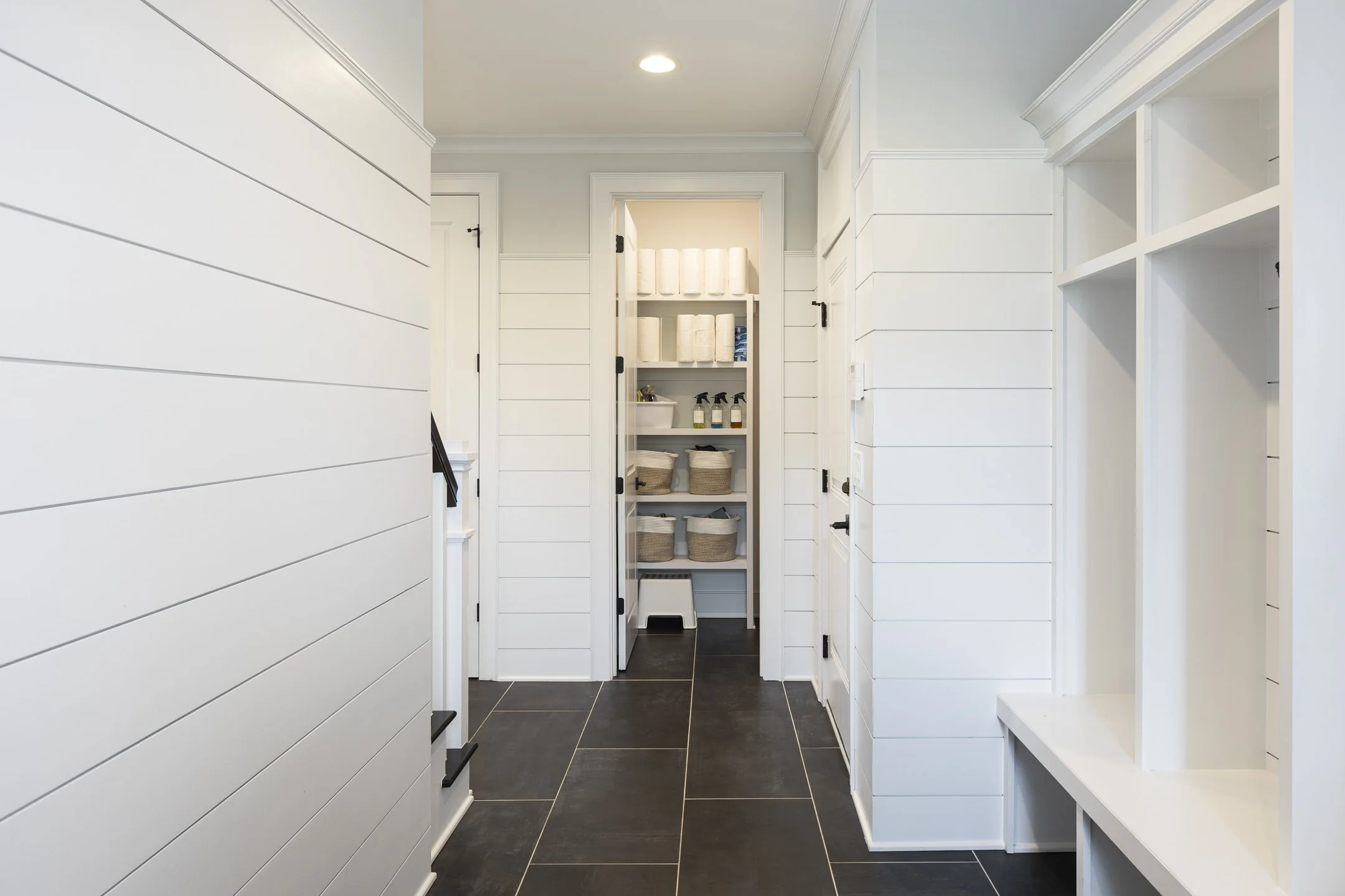 7018 Hanby's Loop-24.jpg