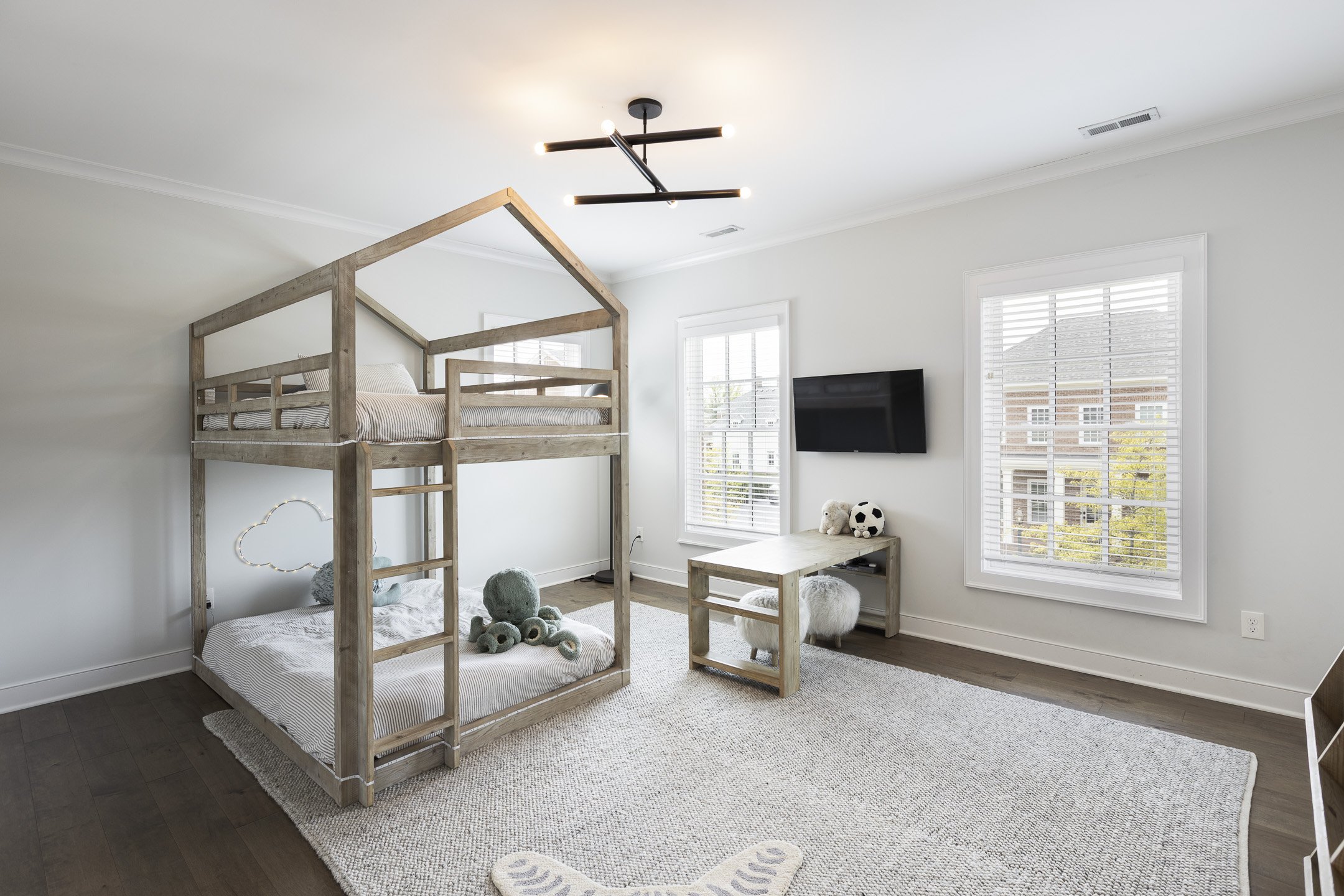 7018 Hanby's Loop-32.jpg