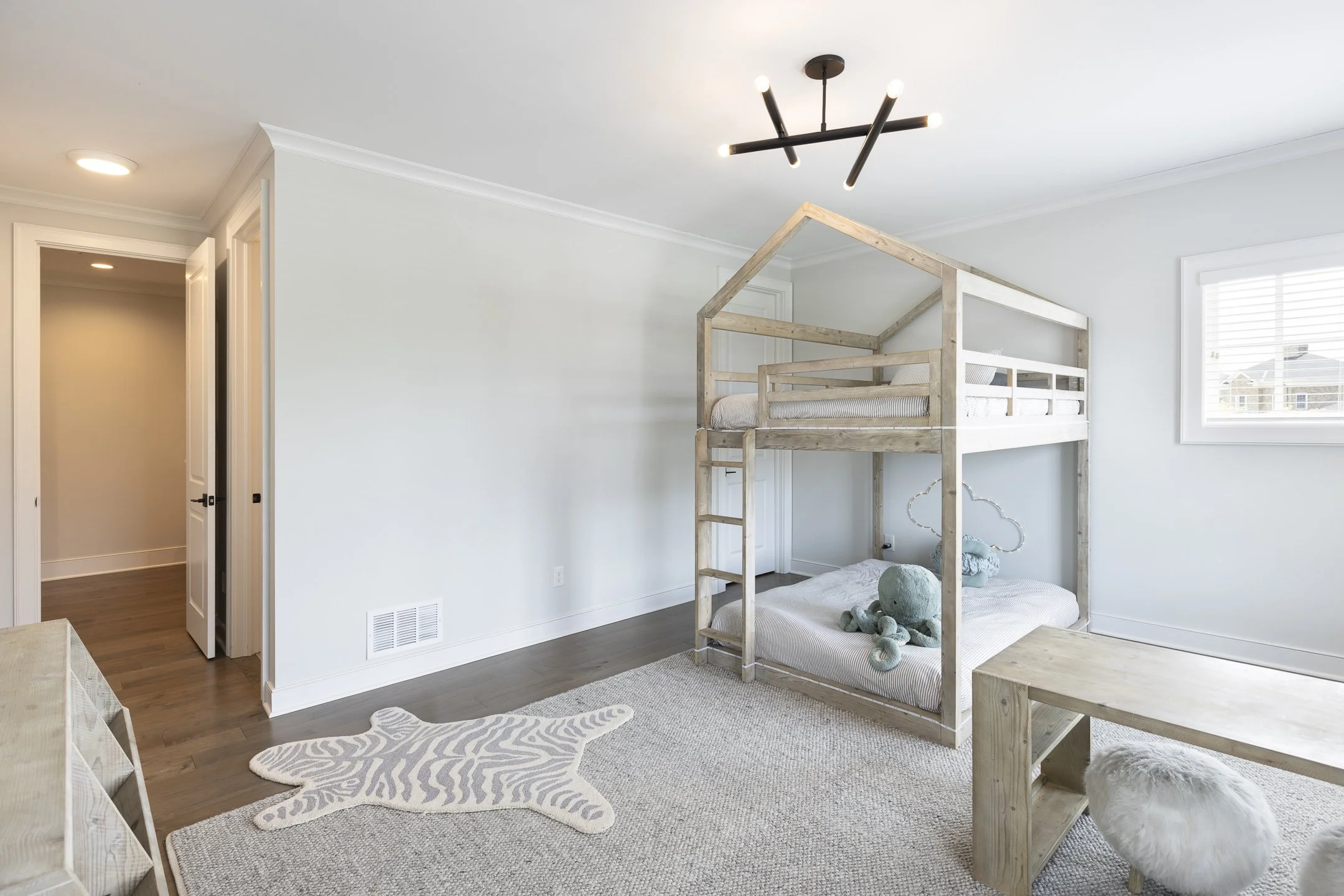 7018 Hanby's Loop-33.jpg