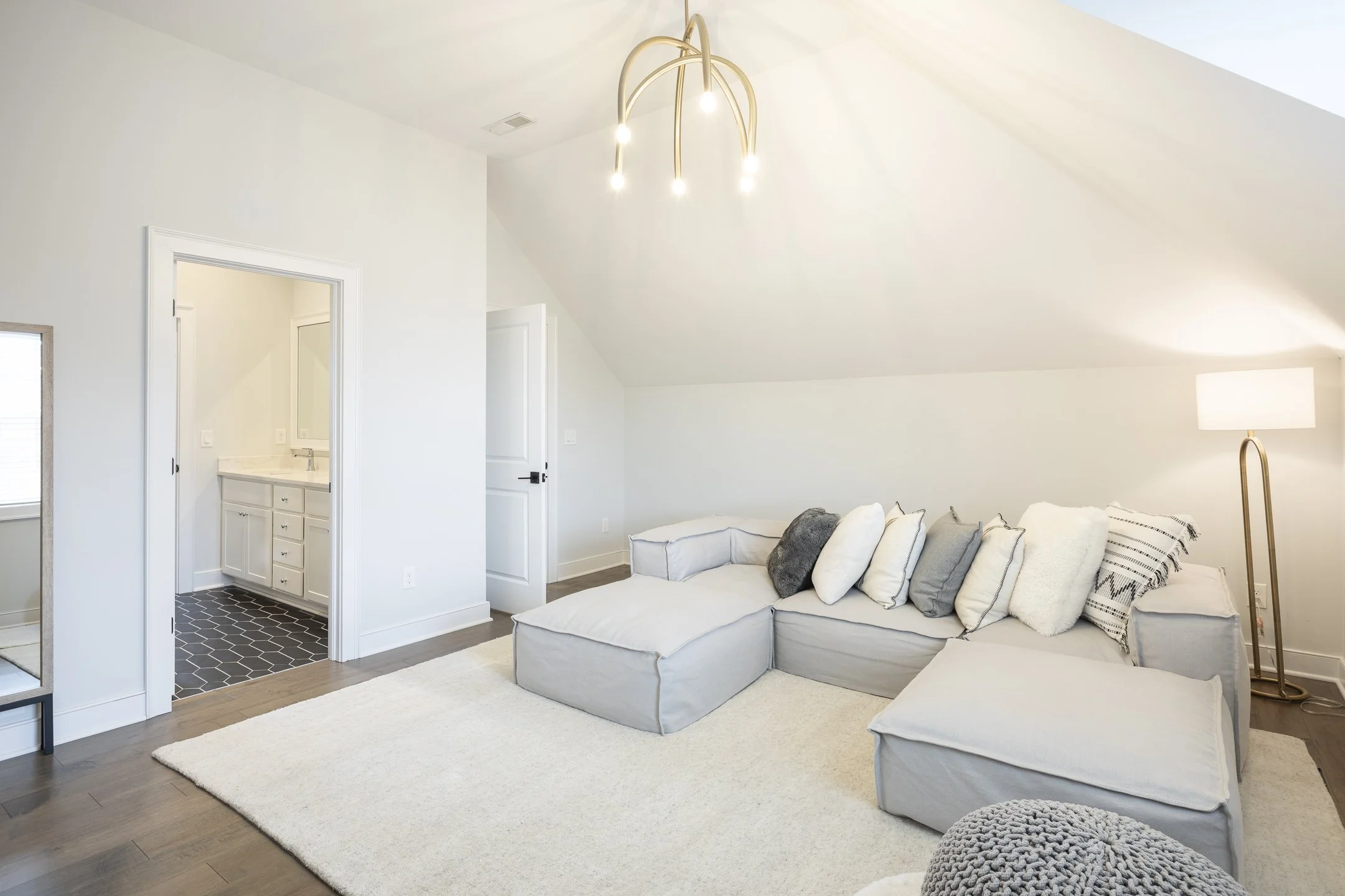 7018 Hanby's Loop-42.jpg