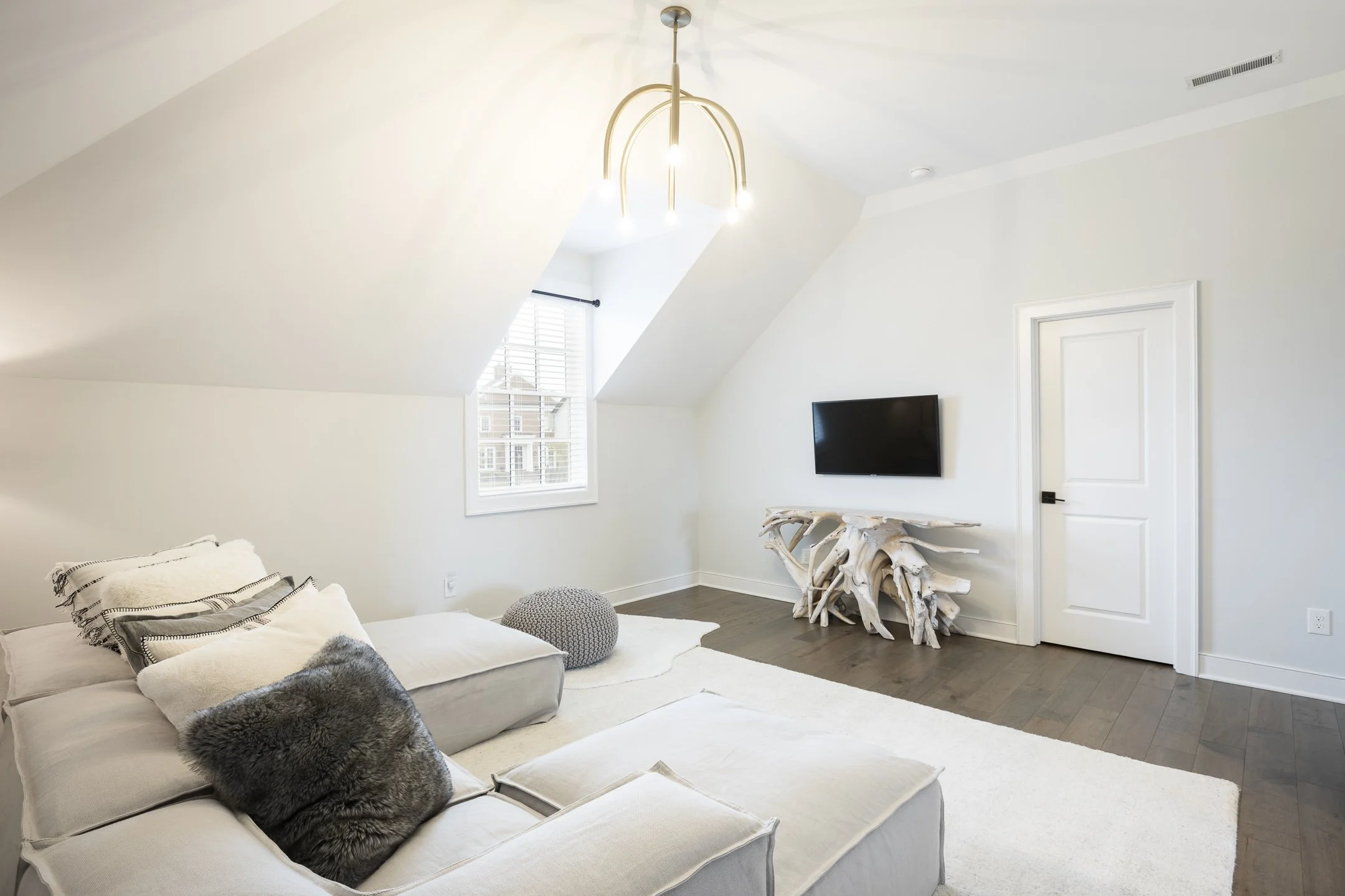 7018 Hanby's Loop-43.jpg