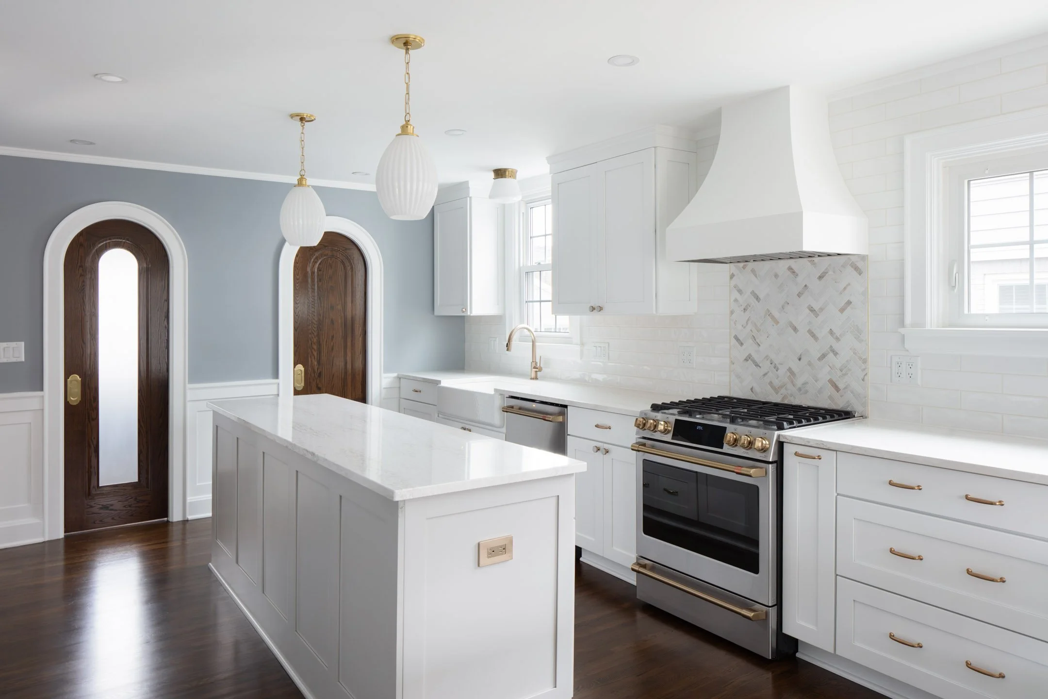 luxury-interior-design-photography-stanwood-residence-kitchen-bexley-drew-lehman.JPG