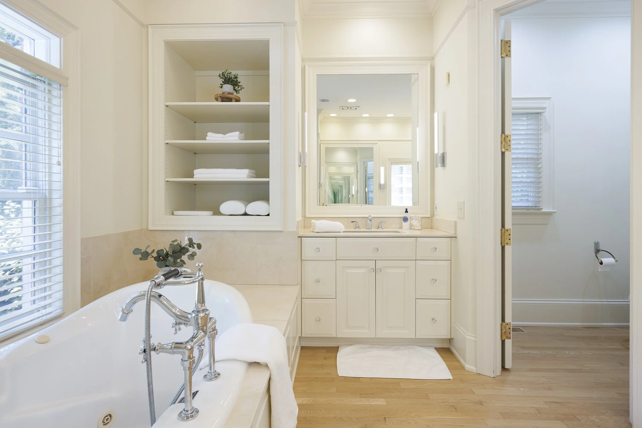 4615 Yantis Drive-056.jpg