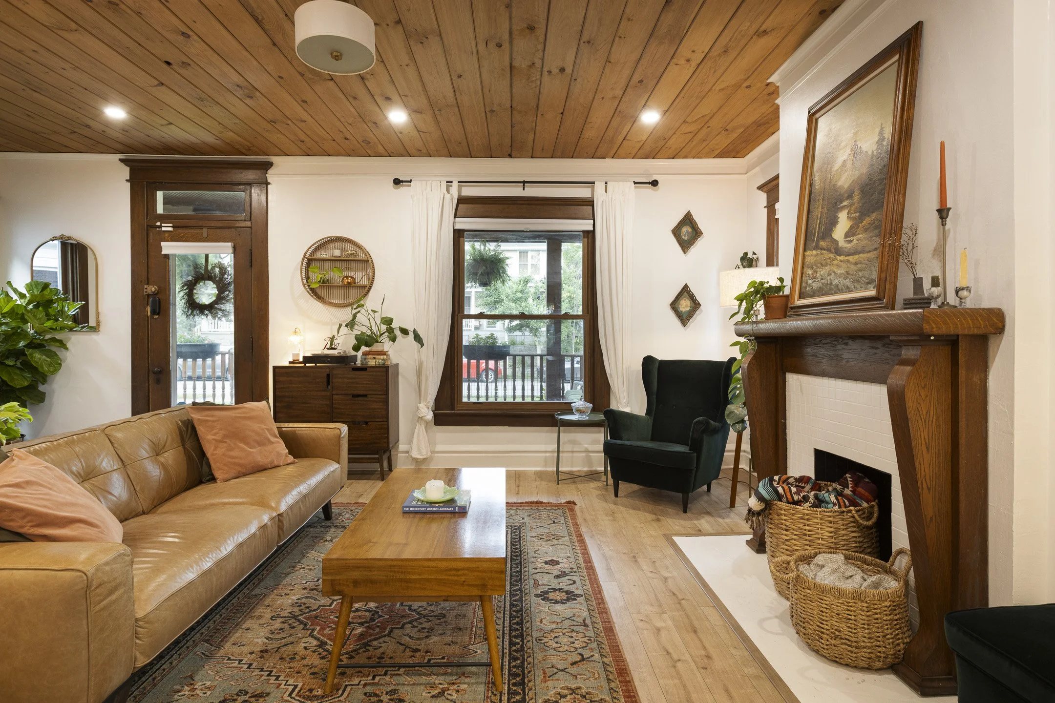 2855 East Avenue011.jpg