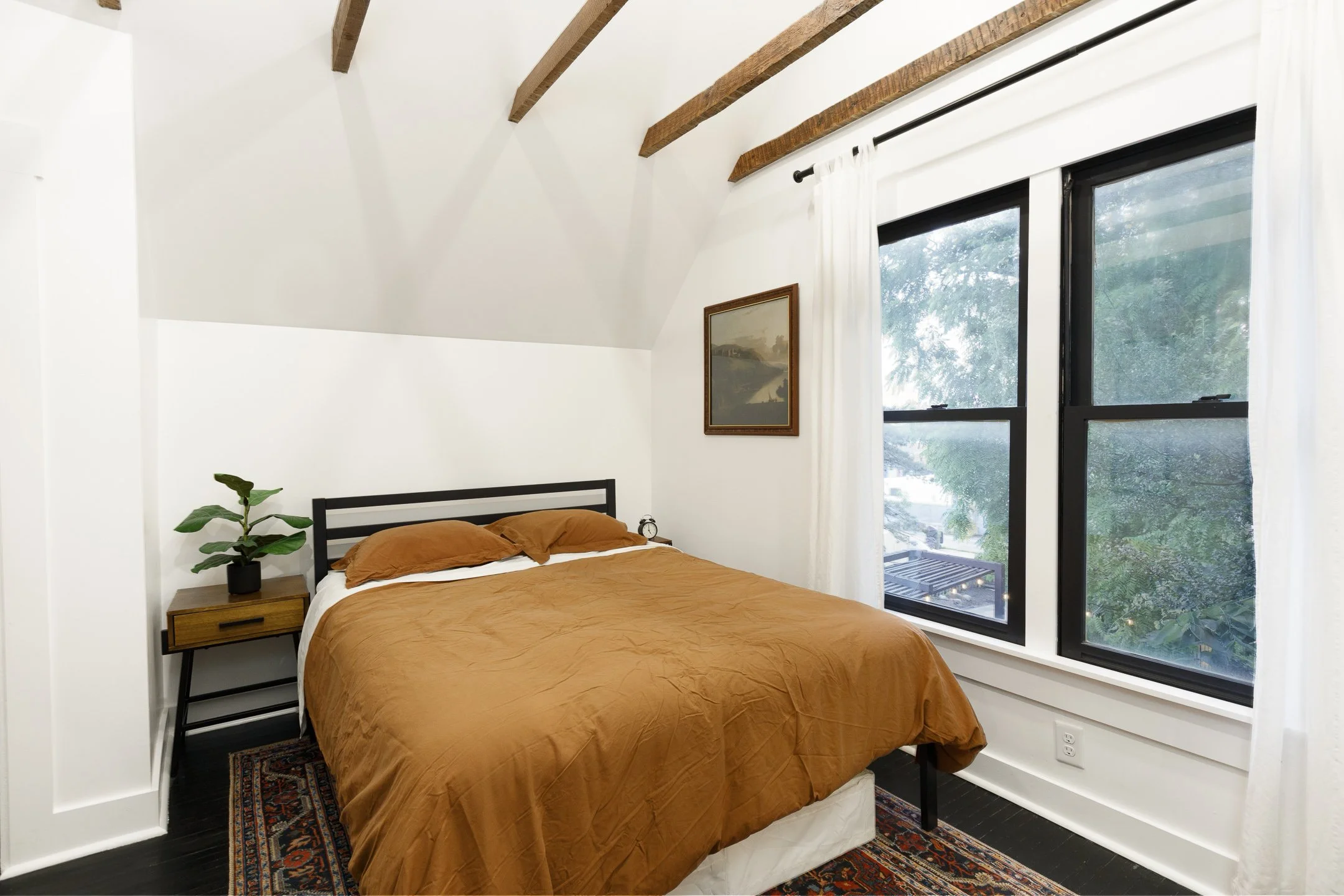 2855 East Avenue023.jpg
