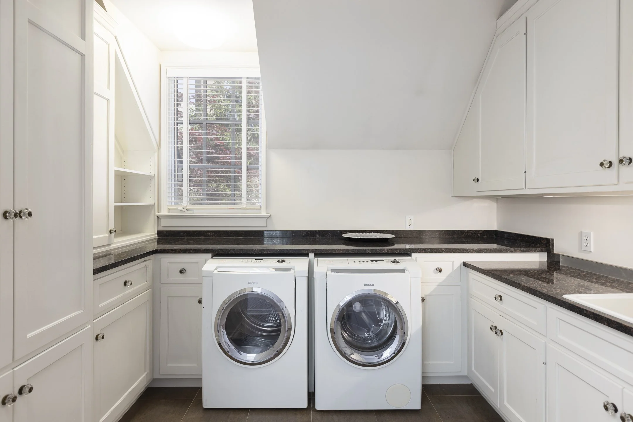 3842 Lambton Place-065.jpg