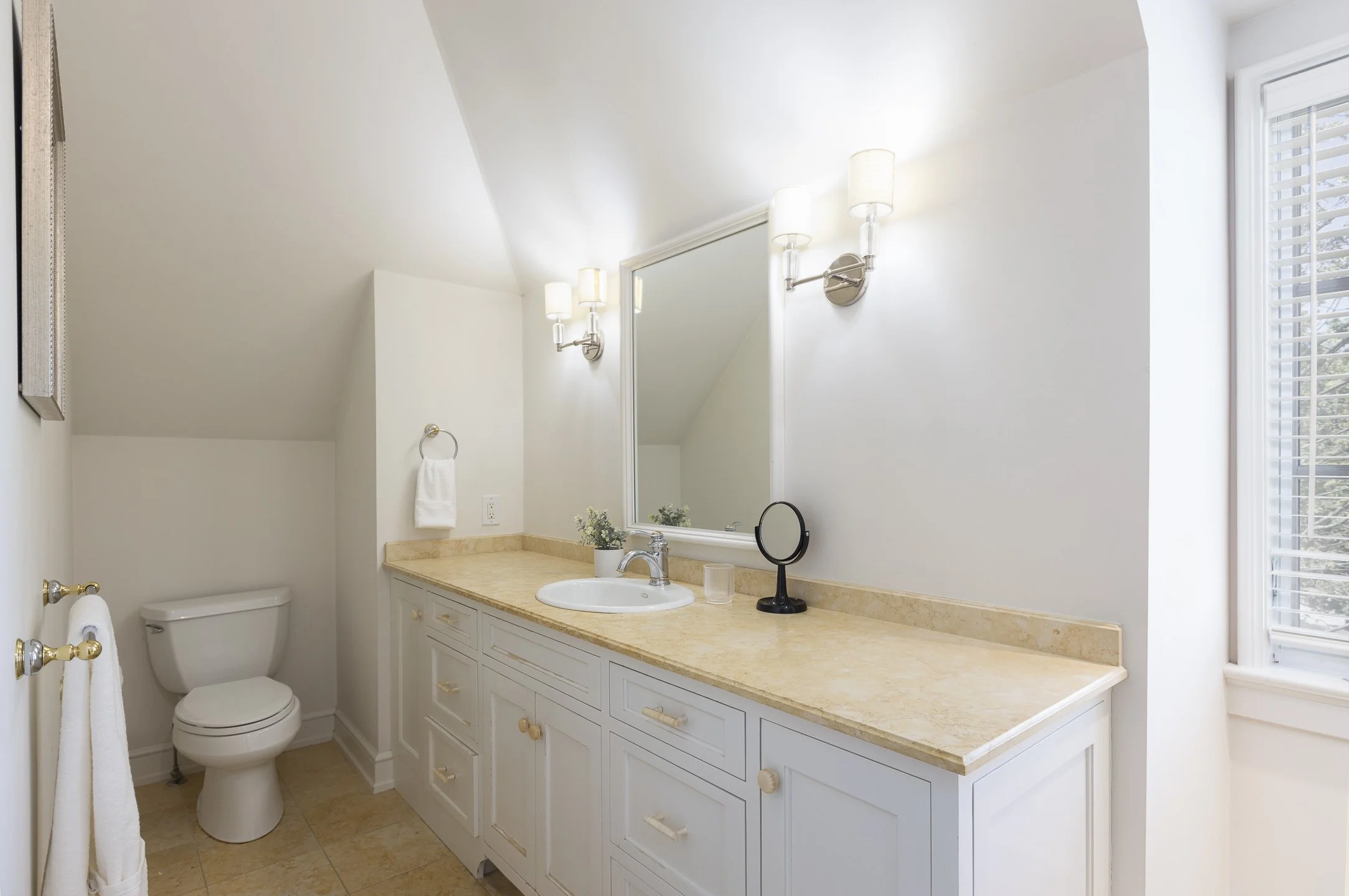 3842 Lambton Place-070.jpg