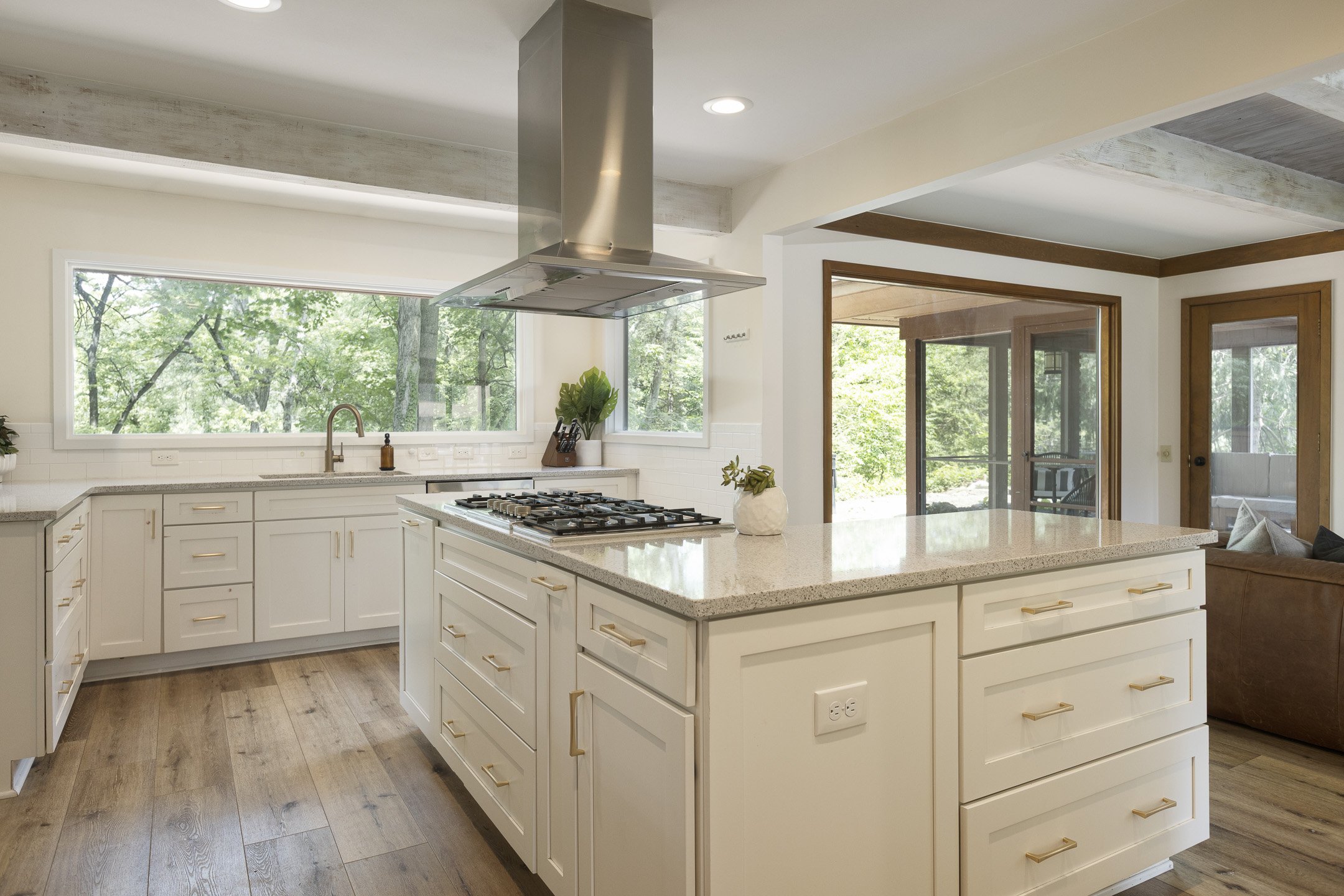 886 Clayton Dr - 016.jpg