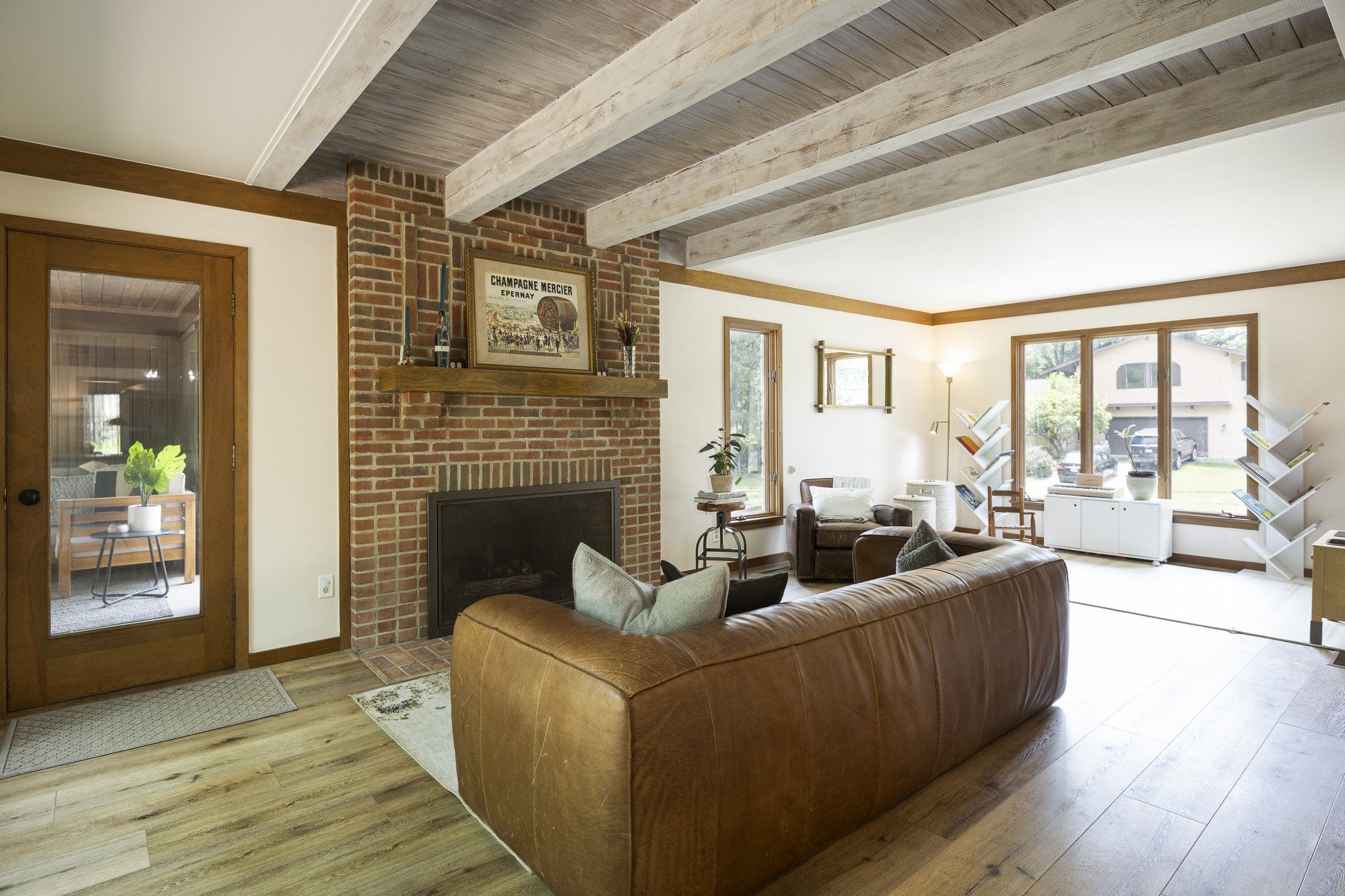 886 Clayton Dr - 020.jpg