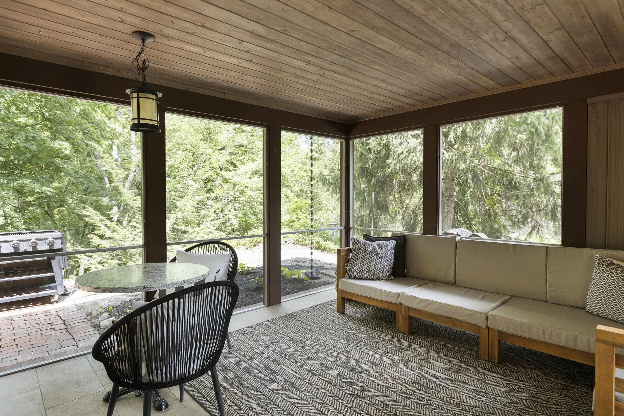 886 Clayton Dr - 024.jpg