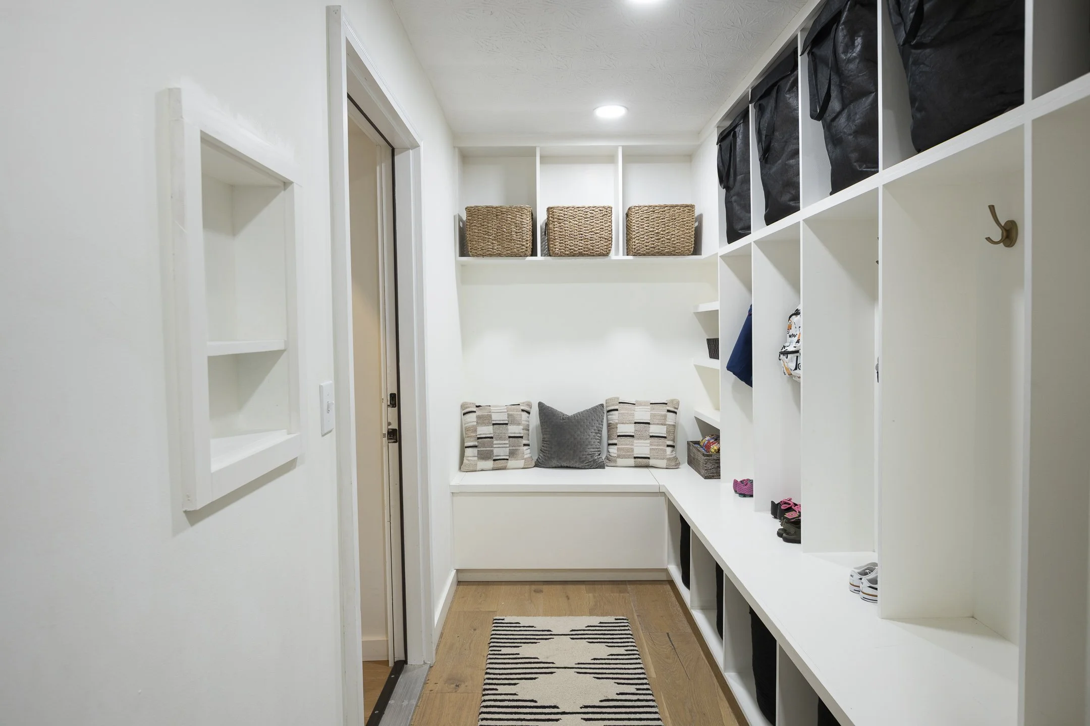 886 Clayton Dr - 028.jpg