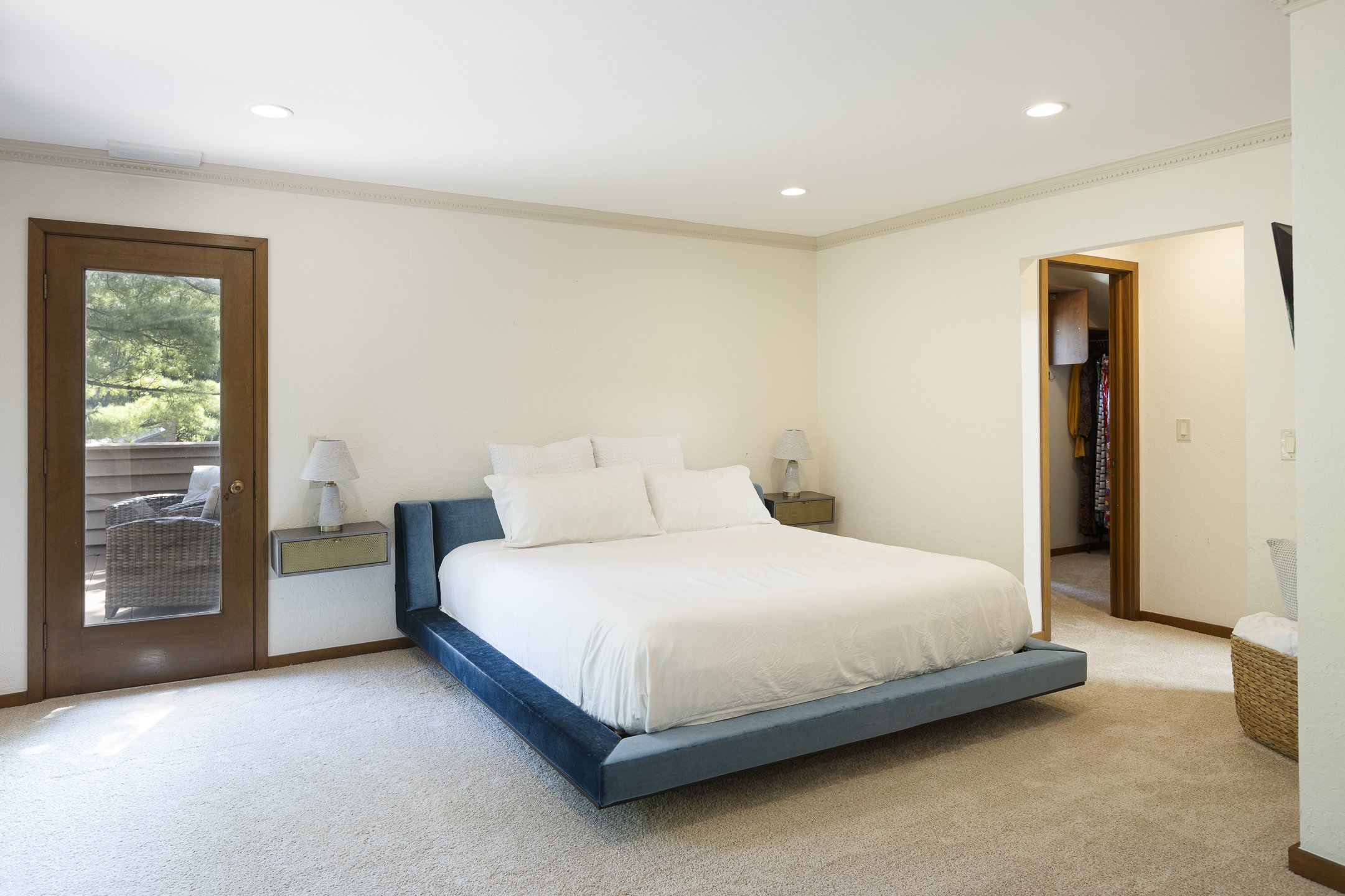 886 Clayton Dr - 035.jpg
