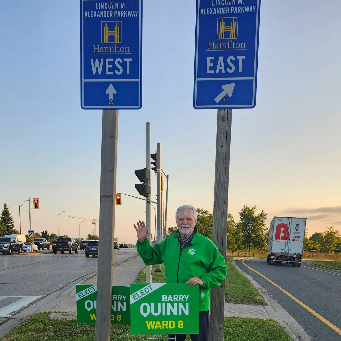 If you see Barry, HONK for change in #Ward8! #bqw8