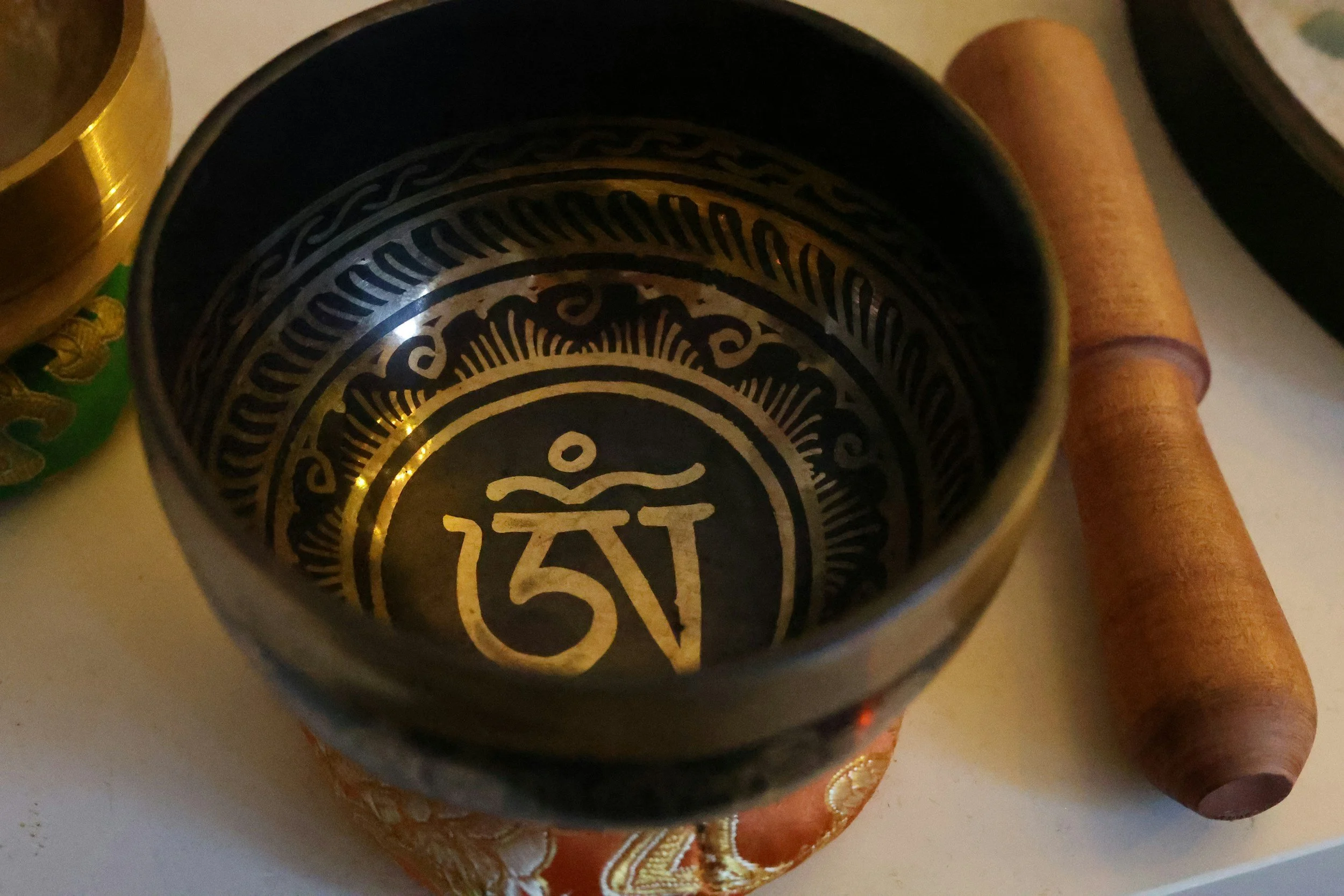 A Tibetan singing sound bowl