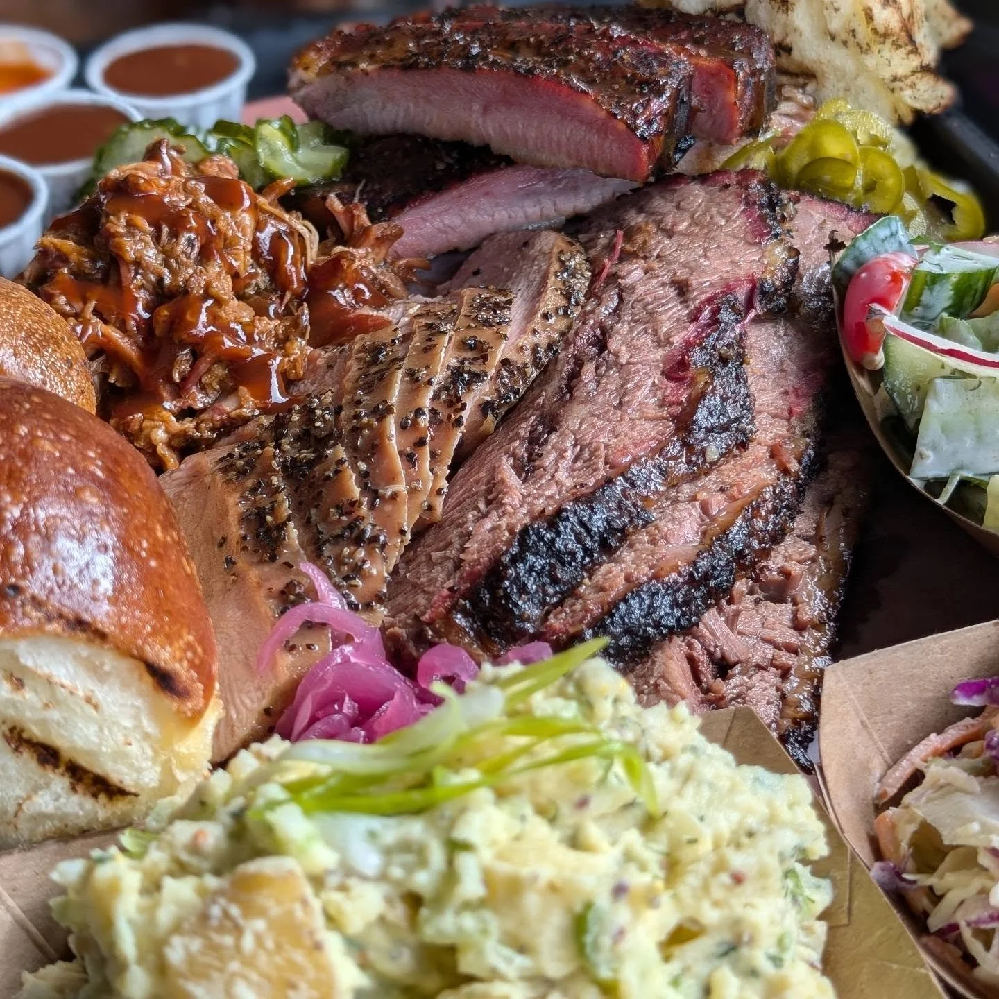 La saison tire à sa fin! Profitez-en pour venir manger du bon barbecue!