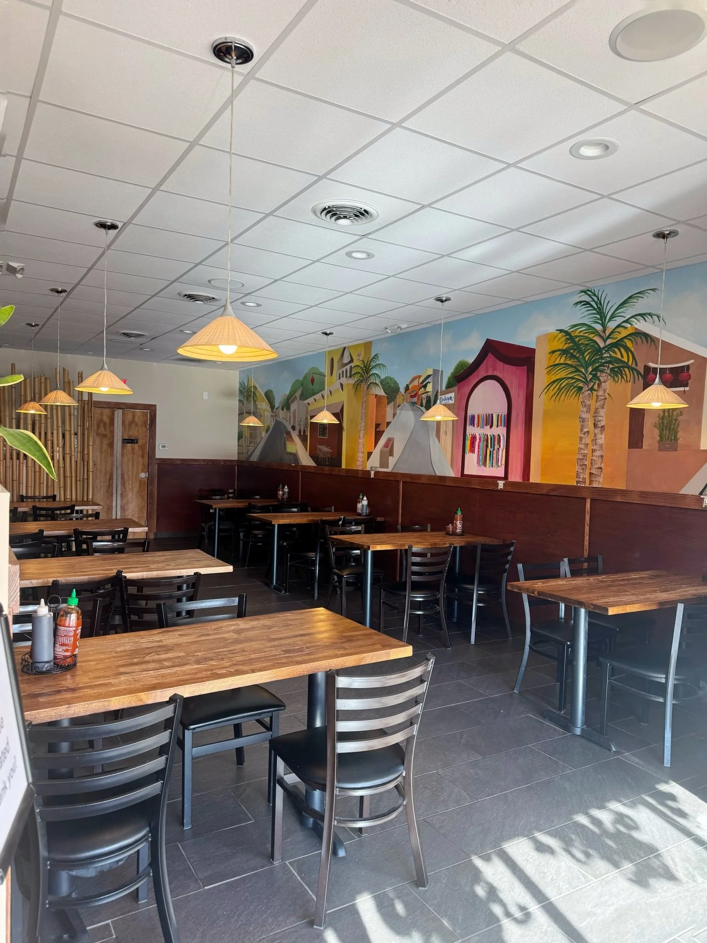It&rsquo;s giving&hellip;calm before the storm energy🌪️ Beat the rush&mdash;&mdash; come in soon before RUSH HOUR hits⚡️

📍 352 Hartford Turnpike, Suite 1, Vernon, CY 06066
☎️ (860)454-0869
🕚 11am-8pm (Dine-in closes 30 minutes before closing time