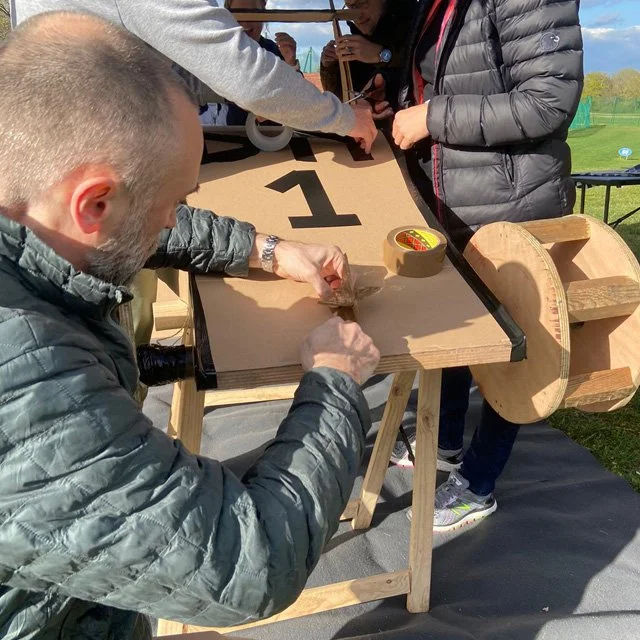 fabrication-de-f1-en-carton-evenement-meca.jpg