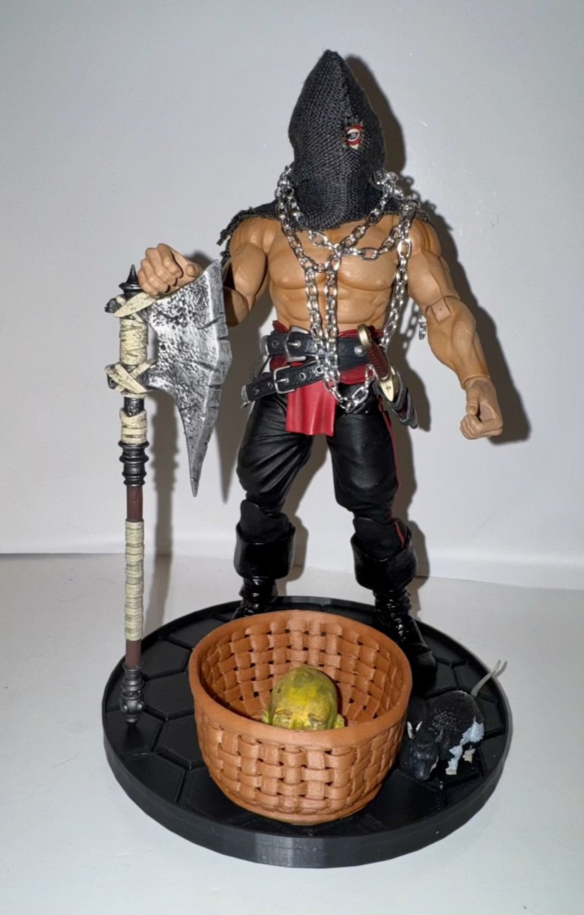 Mythic Legions Grym Out of box with chains stand basket and rat