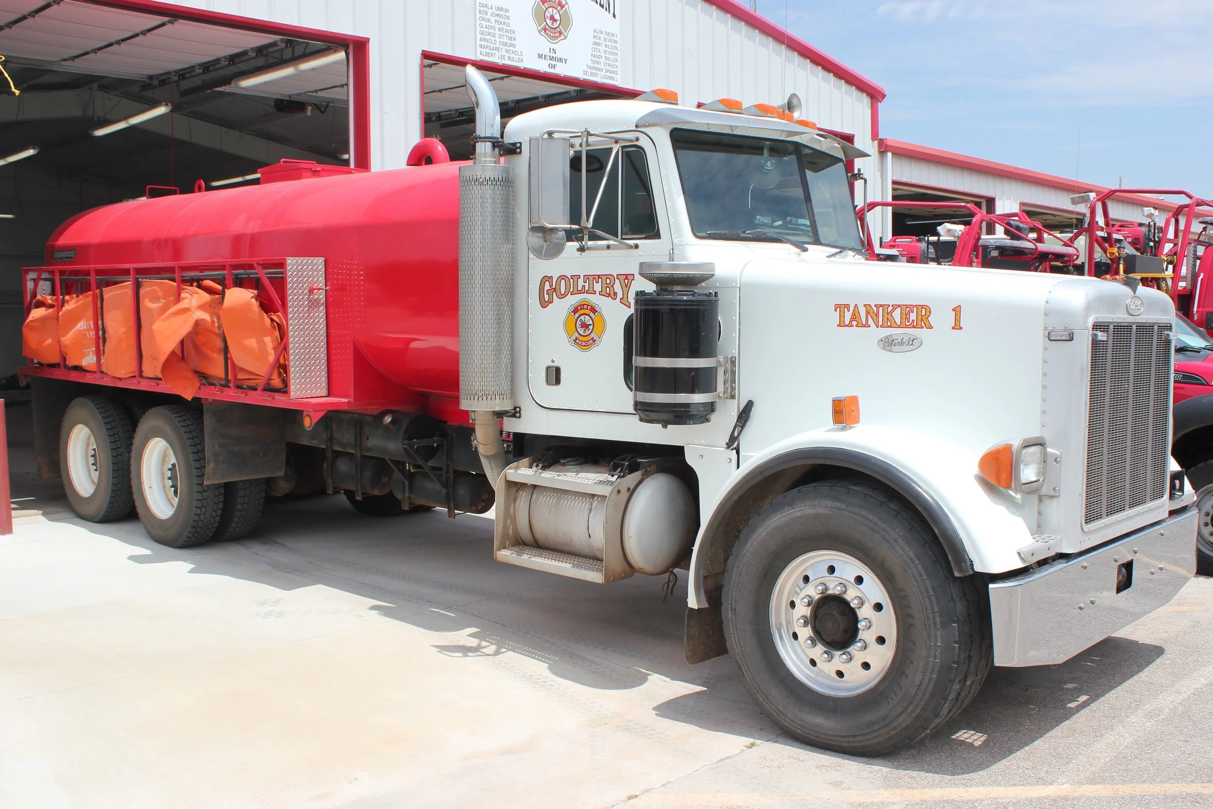 Tanker 1 - 1999 Peterbilt/GFD - 750/4000 - Diesel/Auto
