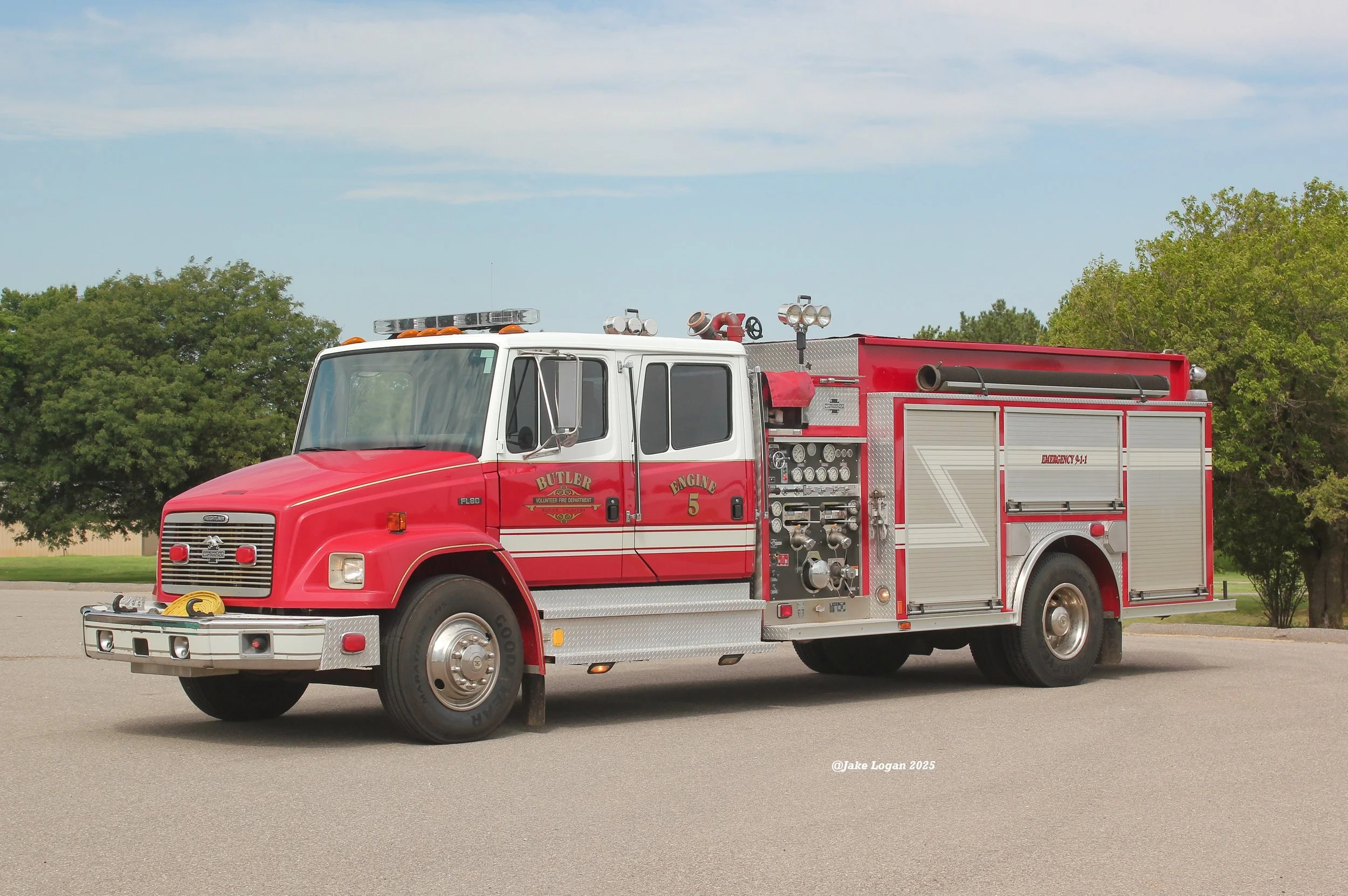Engine 5 - 1998 Freightliner/Southern Coach/ALF - Prod #571 - 1250 Hale/1000 Tank - Diesel/Auto - ex-?, ?
 
 
Engine 5 is first out for all structure fires and accidents, as it is equipped with a hydraulic set of extrication tools. The department pur