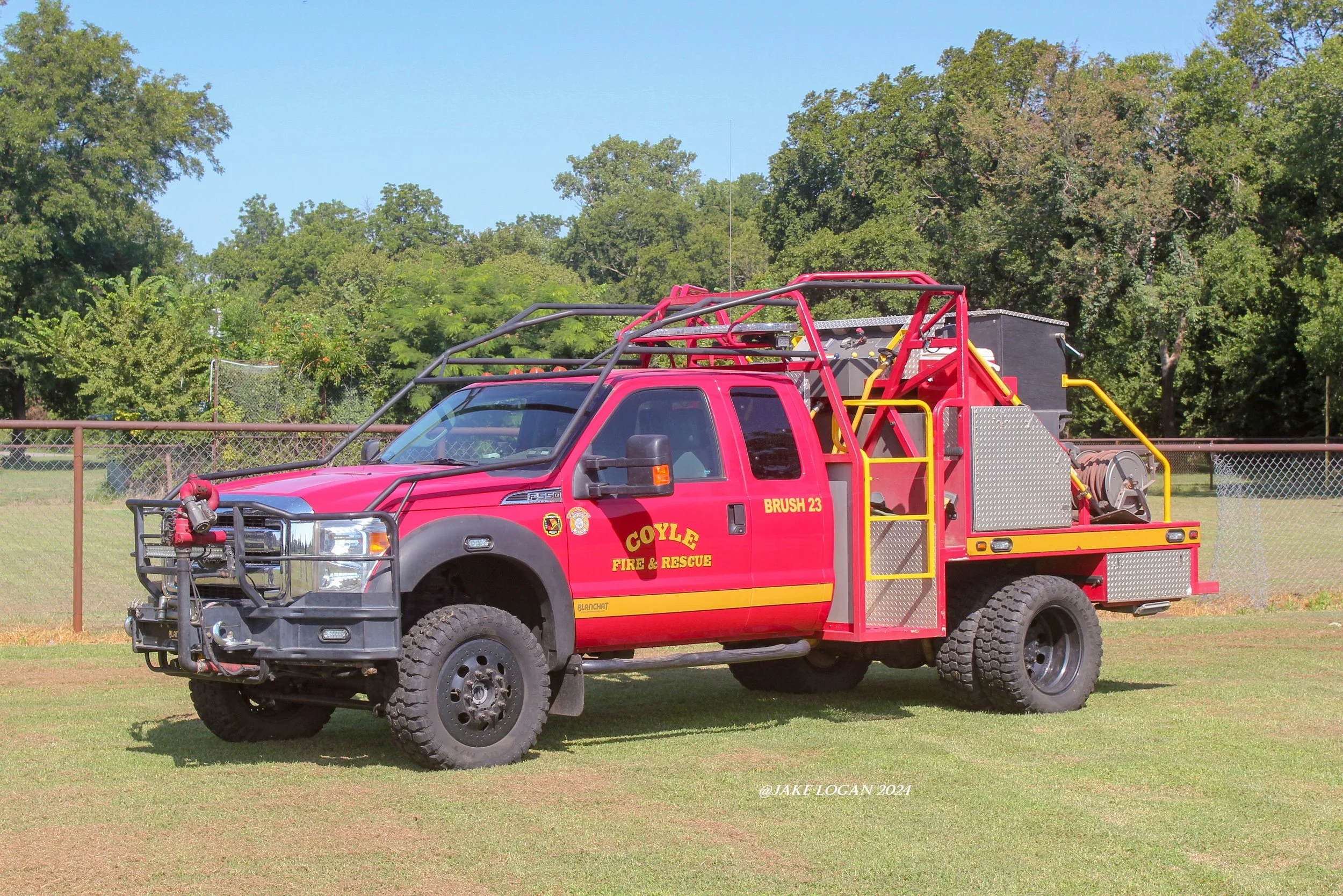 Brush 23 - 2015 Ford F550/Blanchat, Serial #1504R29 - 150 ACE/400 Tank - Gas/Auto
 
 
Brush 23 is first out for grass fires. Unfortunately, this truck is already on its 4th pump, originally being equipped with a Hale.