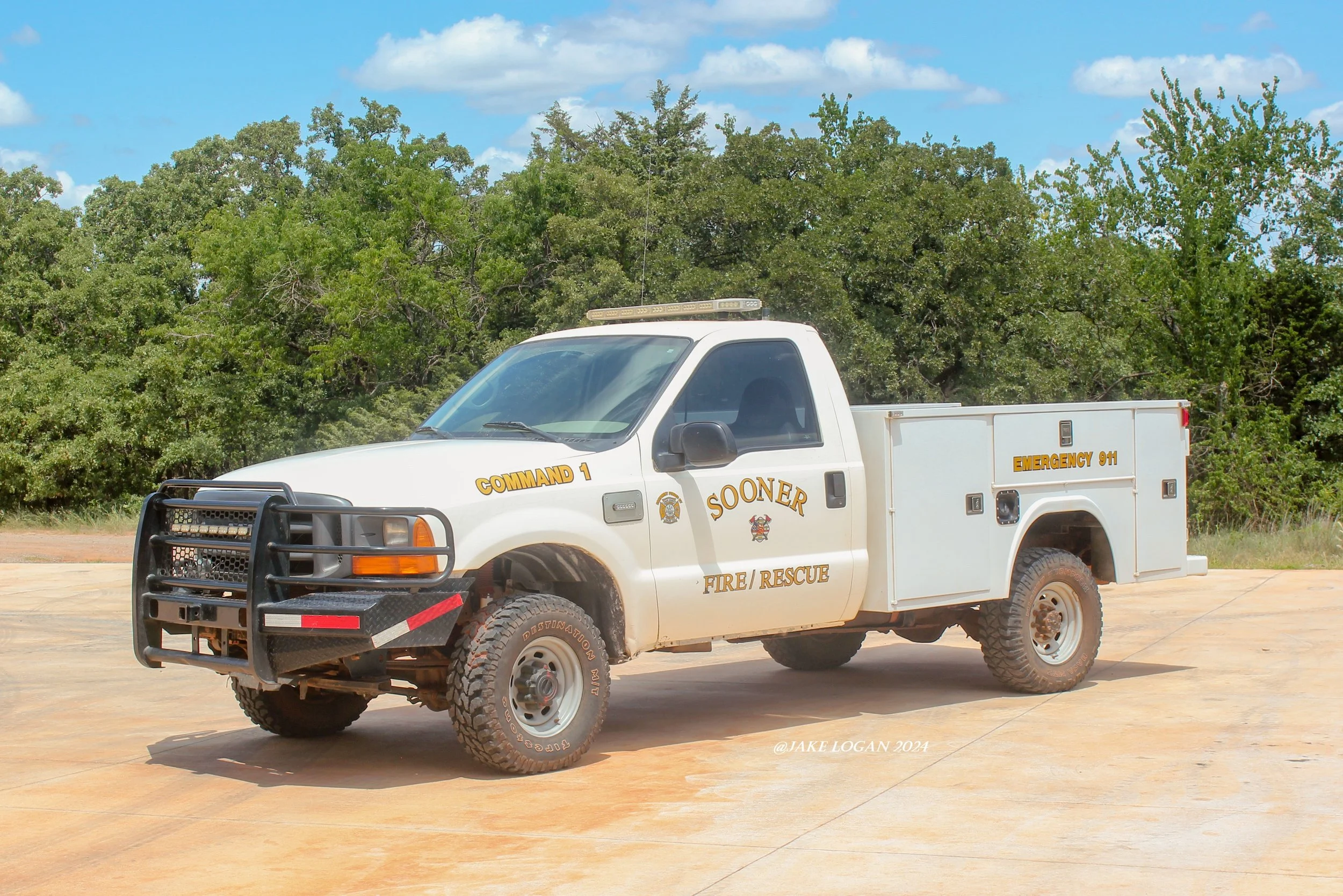 Former Command 1 - 2001 Ford F350/SFD - Gas/Auto
 
 
Command 1 used to be Rescue 1 before the two units swapped assignments due to wear and tear on this truck. This truck was replaced in late 2024.