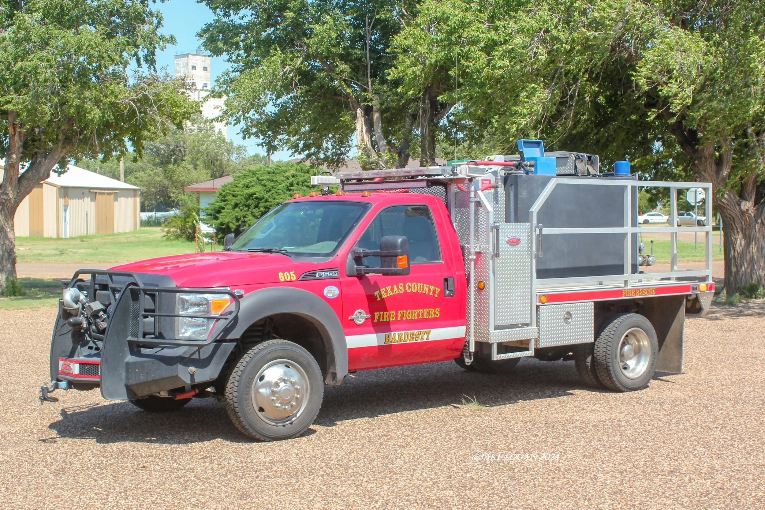 605 - 2014 Ford F550/Weis - 200 Hale/600 Tank - Diesel/Auto
 
 
605 is second out for grass fires for the HFD. Both it and 610 are also equipped with 1 1/2" attack lines for structure fires.