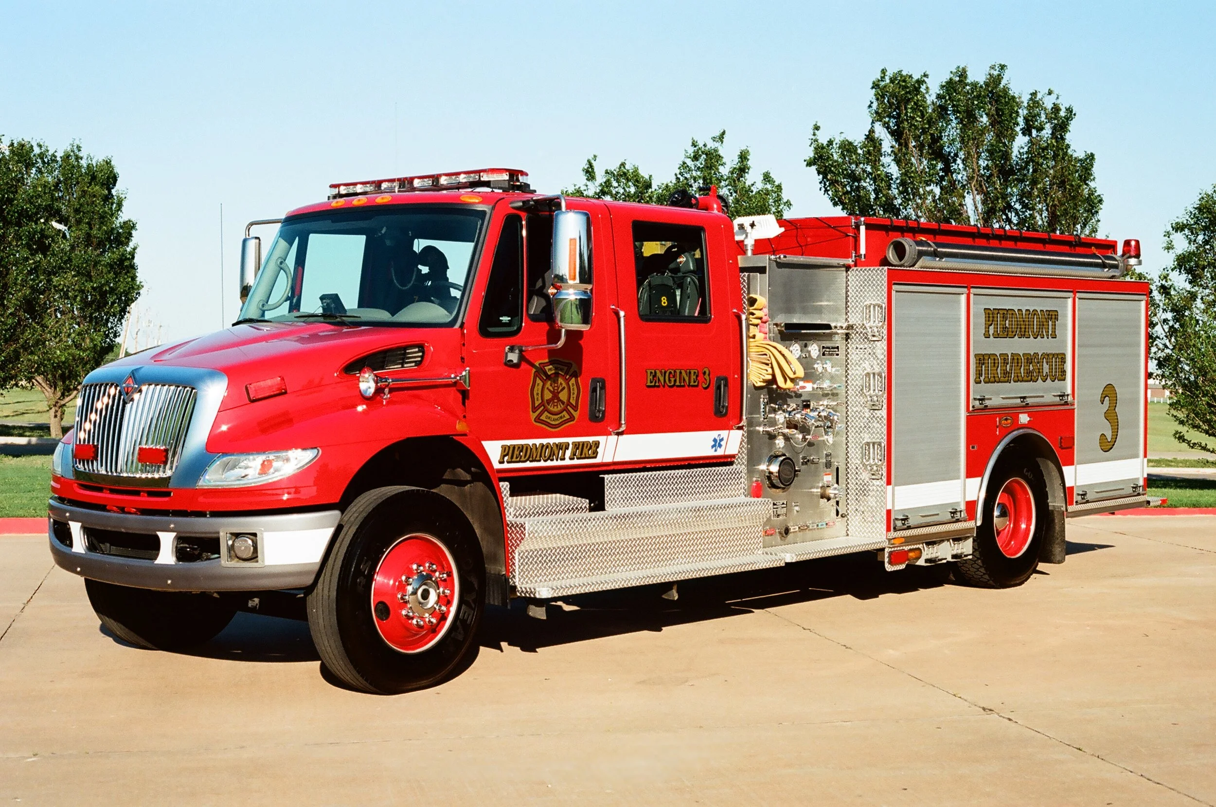 Engine 3 2010 International/KME, 7368 - 1250/1000/25 - DA
 
 
Engine 3 replaced the Boardman after the pump failure. Engine 3 responded out of Station 1 for a short time before spending the rest of its life at Station 2. It was sold to a department i