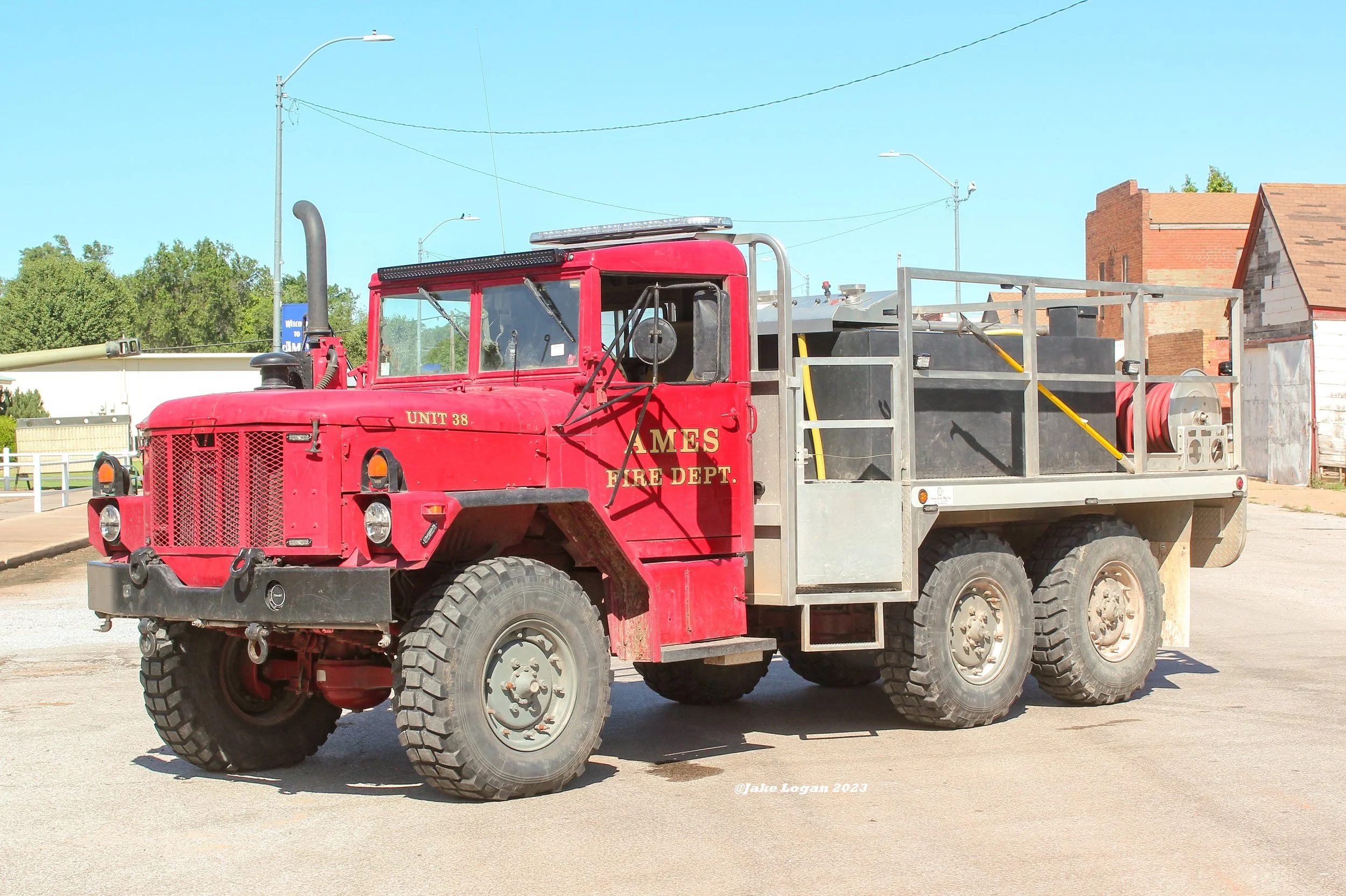 Unit 38 - 1993 Kaiser/Cooper Creek - 200 Hale/750 Tank - Diesel/Auto 
 
 
Being returned to service just one day prior to this photo, Unit 38 received all new LED lighting, including headlights, scene lights, and emergency lighting.