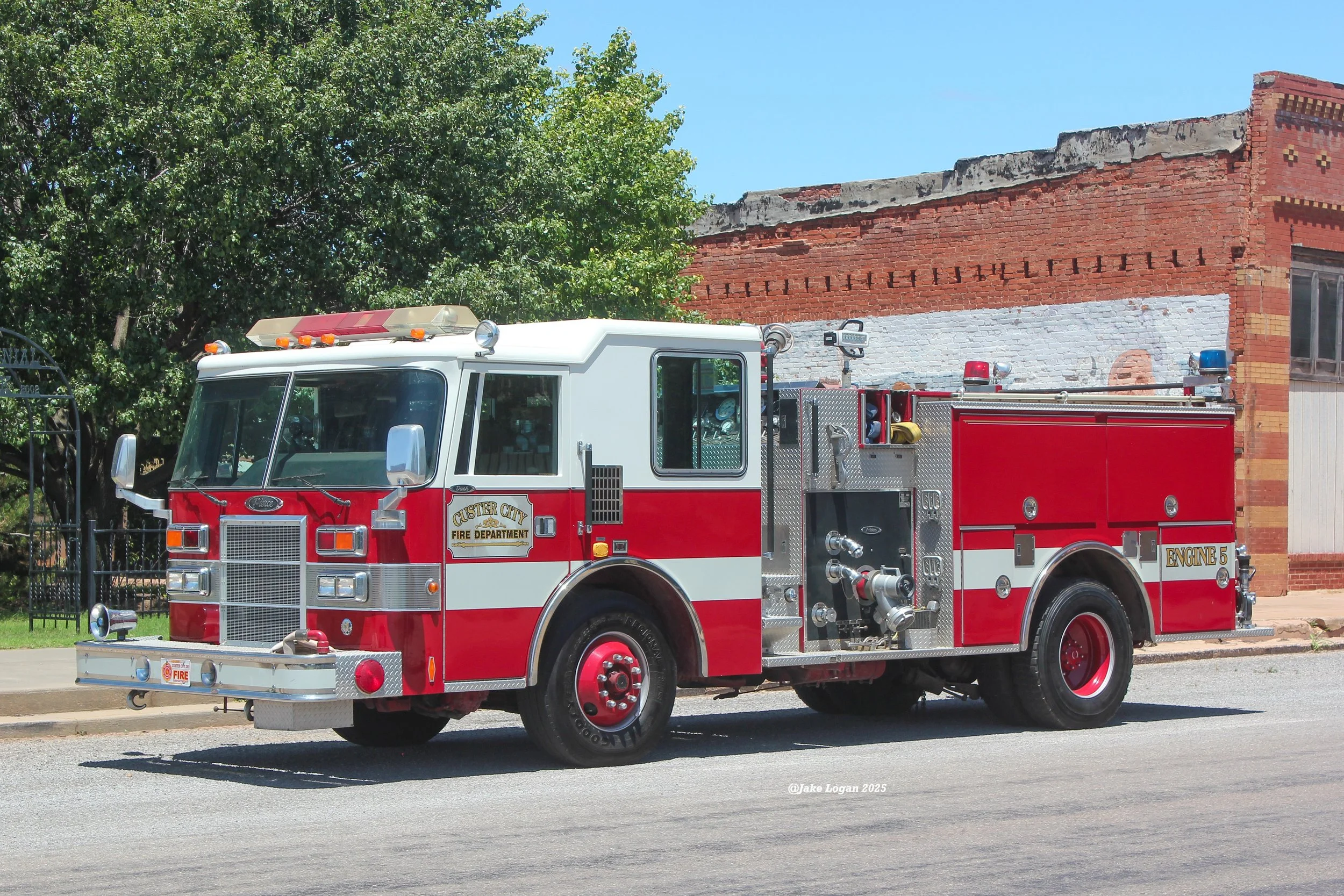 Engine 5 - 1991 Pierce Dash, E-6220 - 1250 Waterous/750 Tank - Diesel/Auto - ex-Shawnee Heights, KS
 
 
Engine 5 responds second due to all in town or mutual aid structure fires. Originally purchased as a demo unit by Weis Fire & Safety in Salina, KS