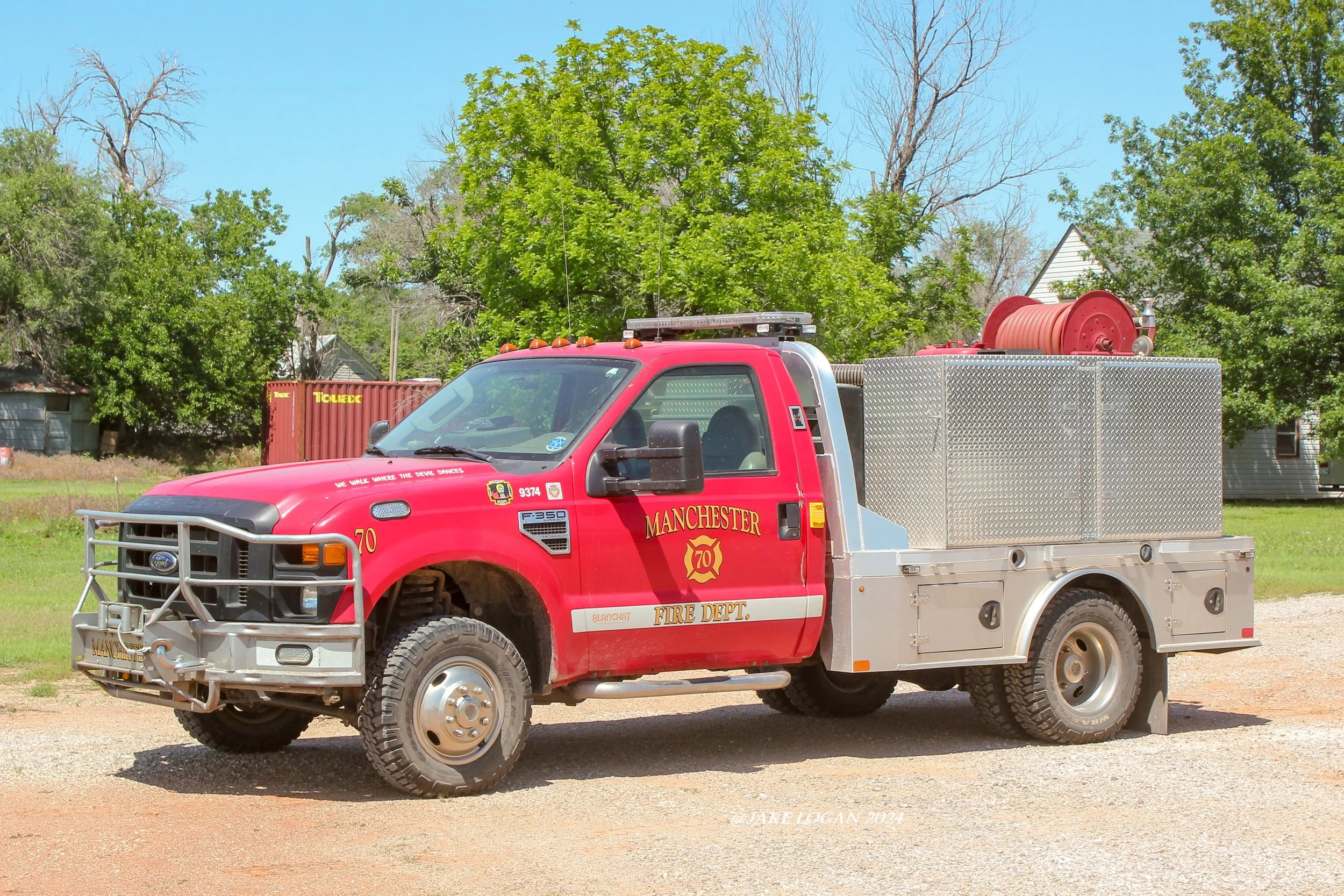 Rescue 70 - 2008 Ford F350/2017 MFD - 100 Hale/300 Tank - Gas/Auto

As seen above, this used to be a brush pumper but the bed was placed on a newer unit. Department members built the current bed to respond to accidents and medical calls.