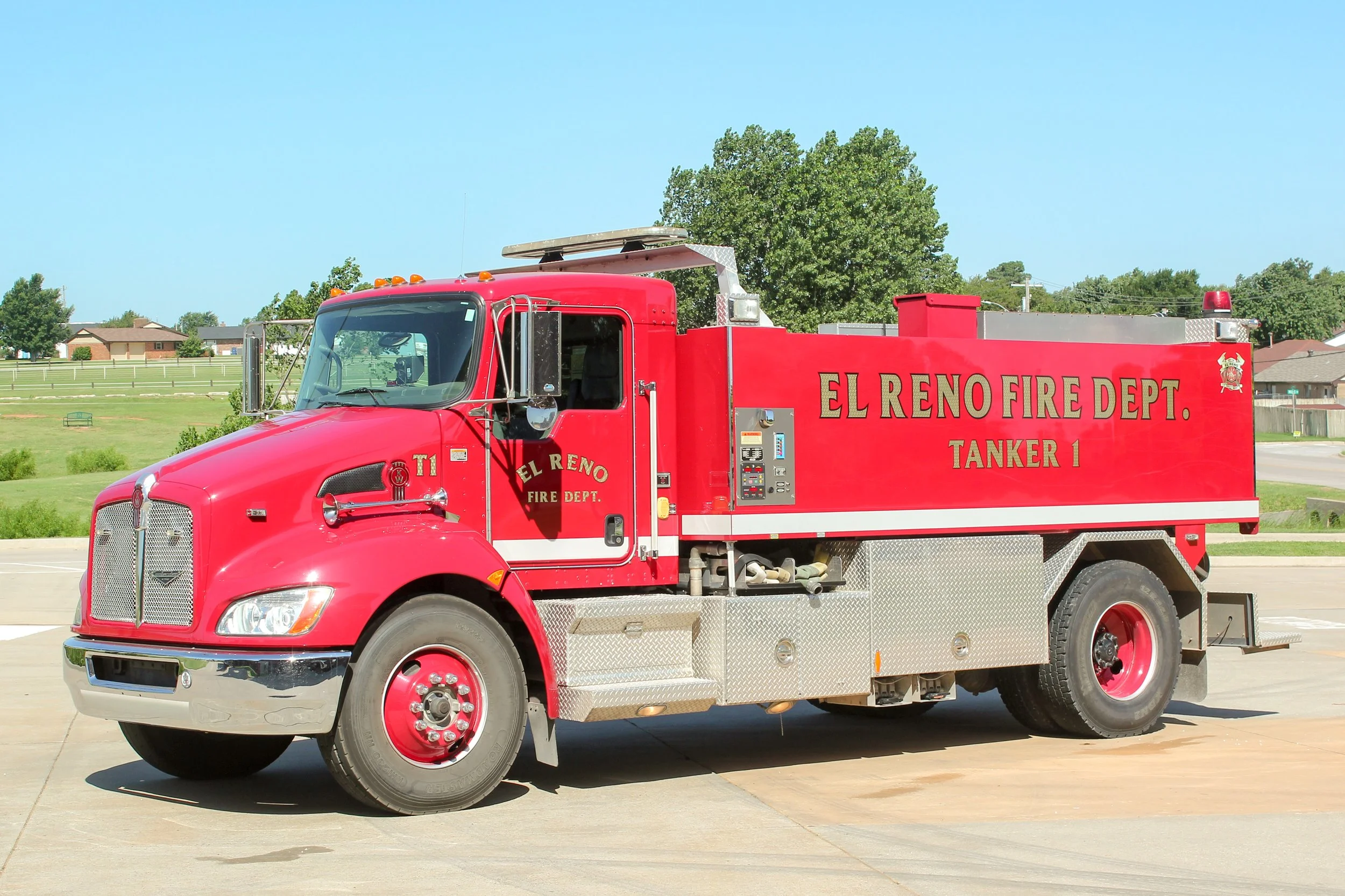 Tanker 1 - 2008 Kenworth/Pierce, Job #8376529 - 500 Waterous/2100 Tank - Diesel/Auto