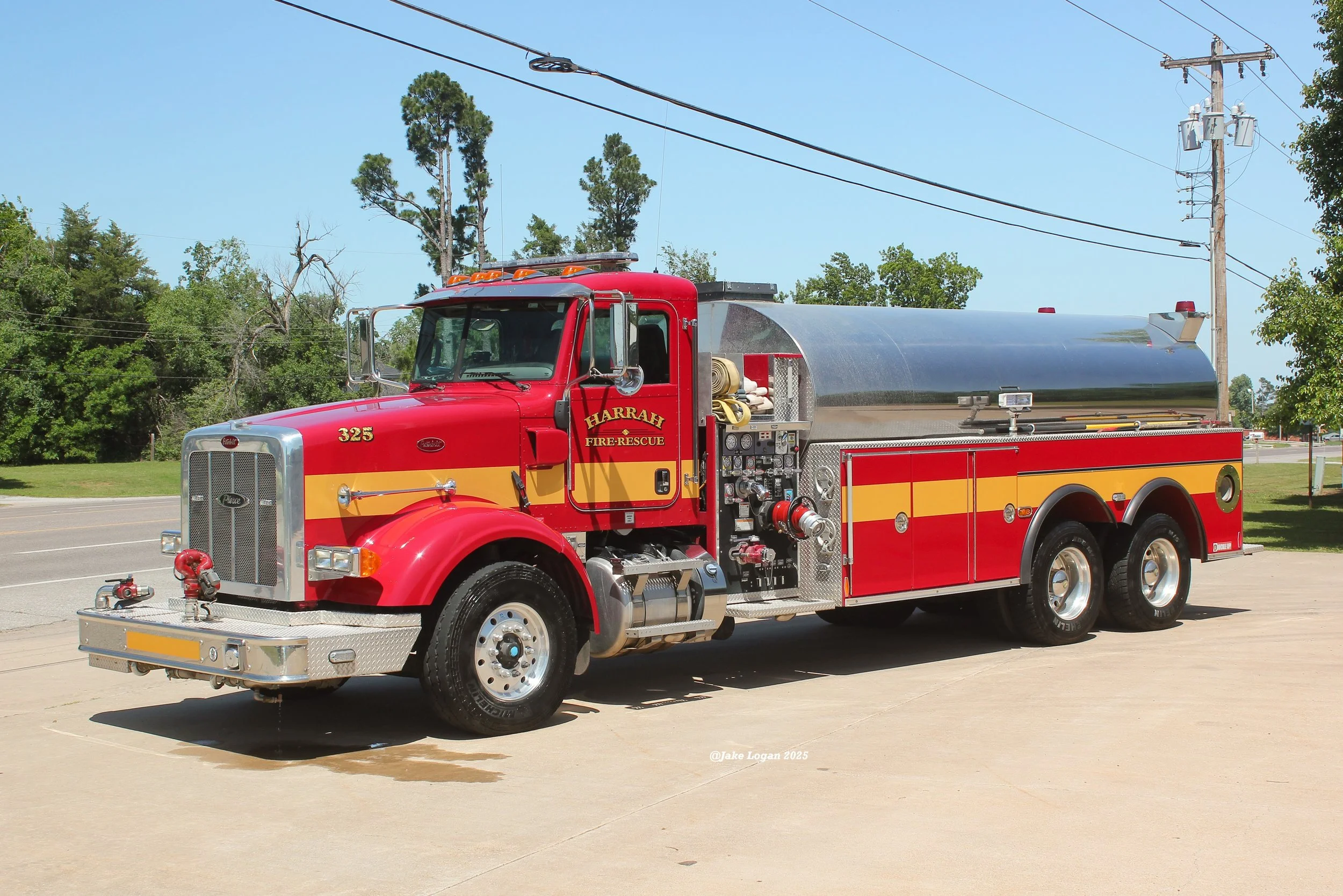 Tanker 325 - Peterbilt/Pierce, Job #25719 - 1250 Waterous/3000 Tank - Diesel/Auto
 
 
Tanker 325 is first out tanker for Station 2 but can act as an engine if needed
