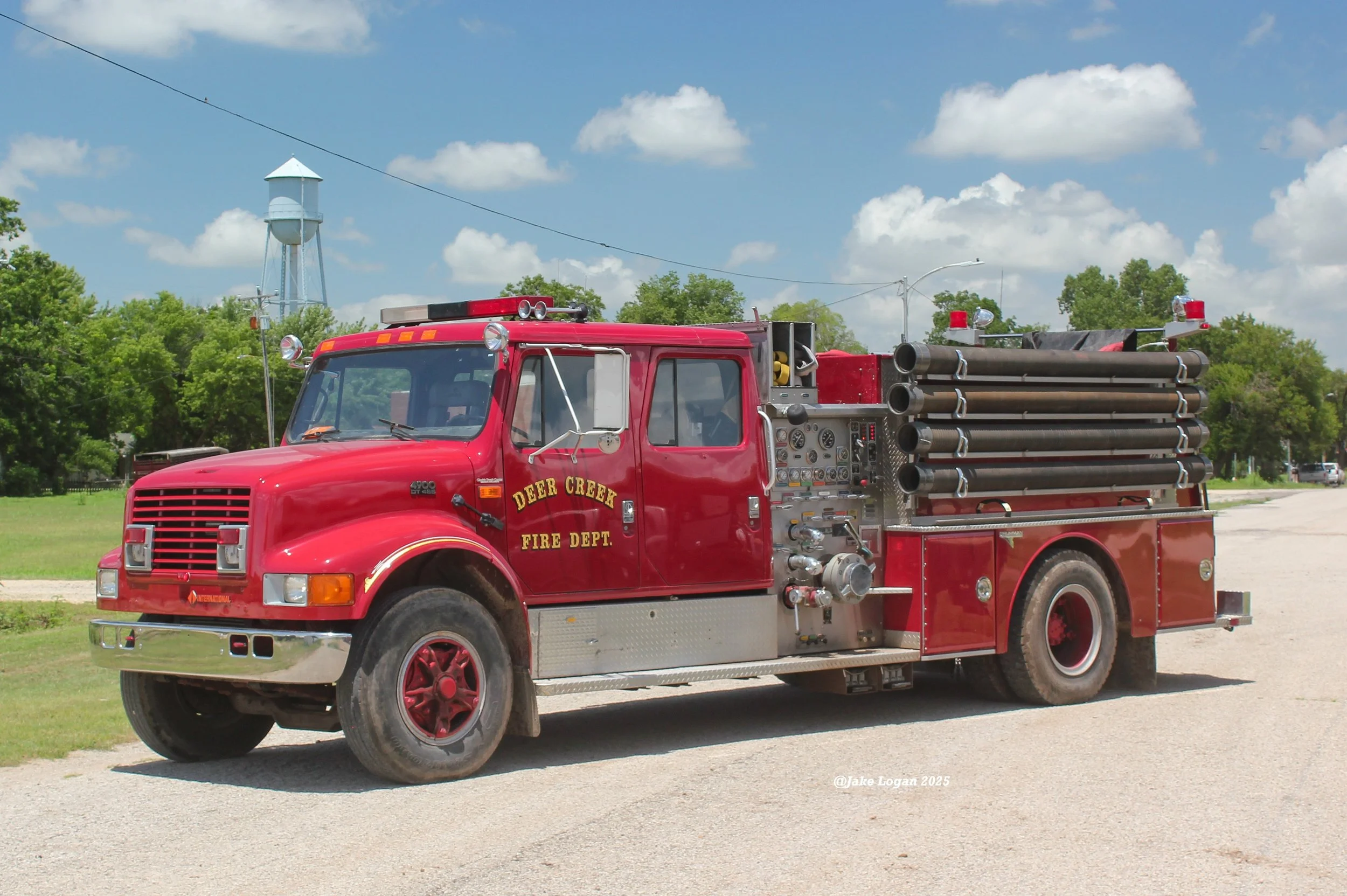 Engine 51 - 1991 International/Grumman, ? - 1250 Waterous/750 Tank - Diesel/Auto - ex-Waterbury, VT
 
 
Engine 51 is first out for all structure fires at the DCFD. It originally served Waterbury, Vermont.